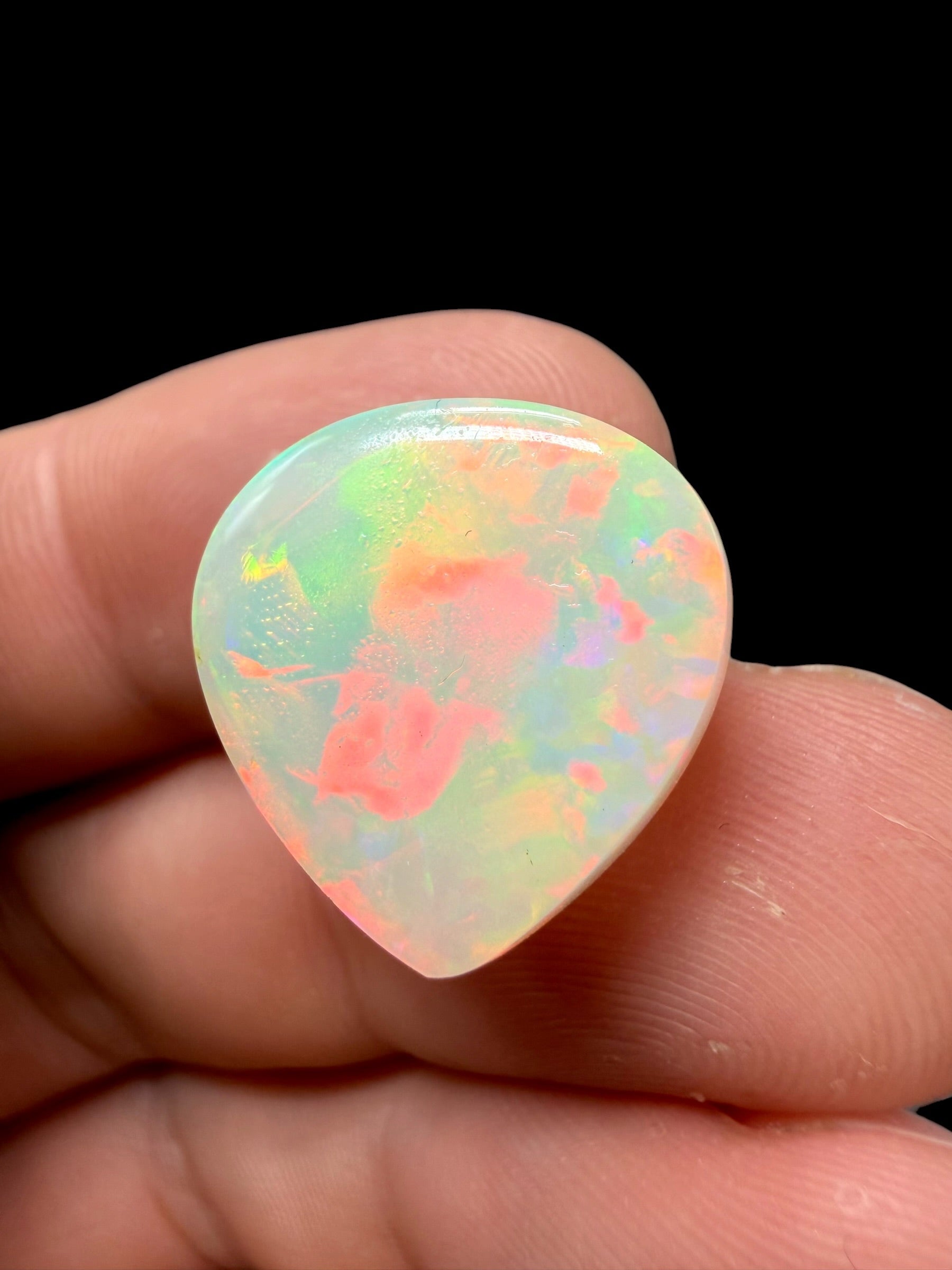 Precious opal cabochon 14ct – Welo, Ethiopia - OPK004