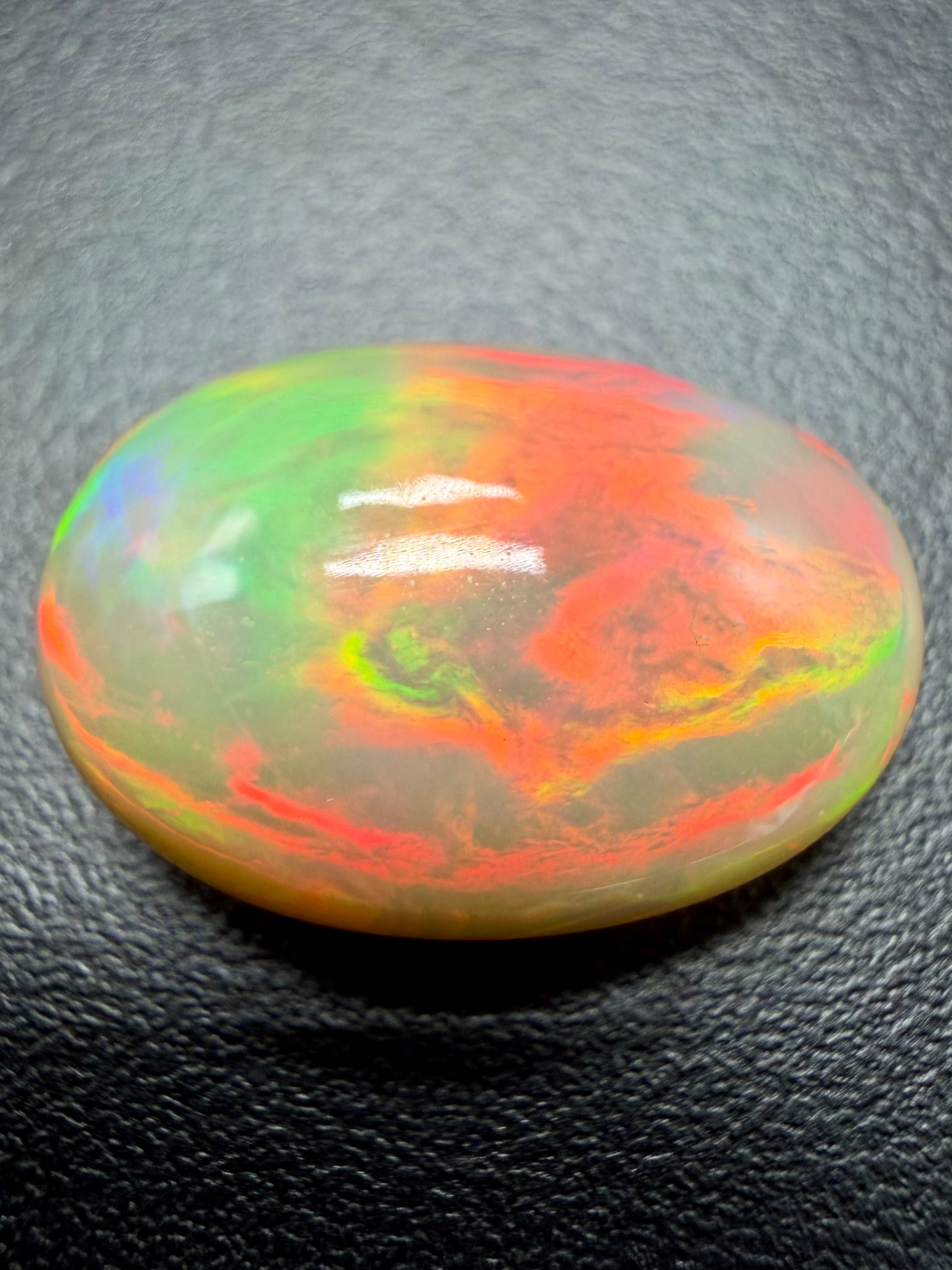 Precious opal cabochon 10,5ct – Welo, Ethiopia - OPK006