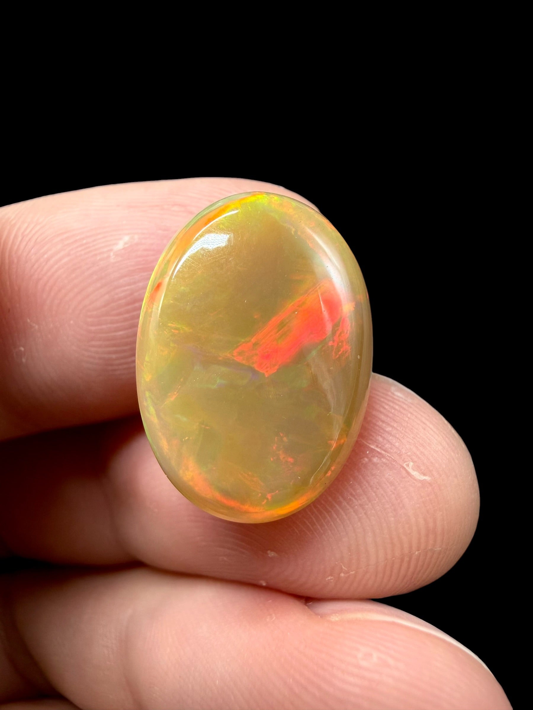 Precious opal cabochon 10,5ct – Welo, Ethiopia - OPK006