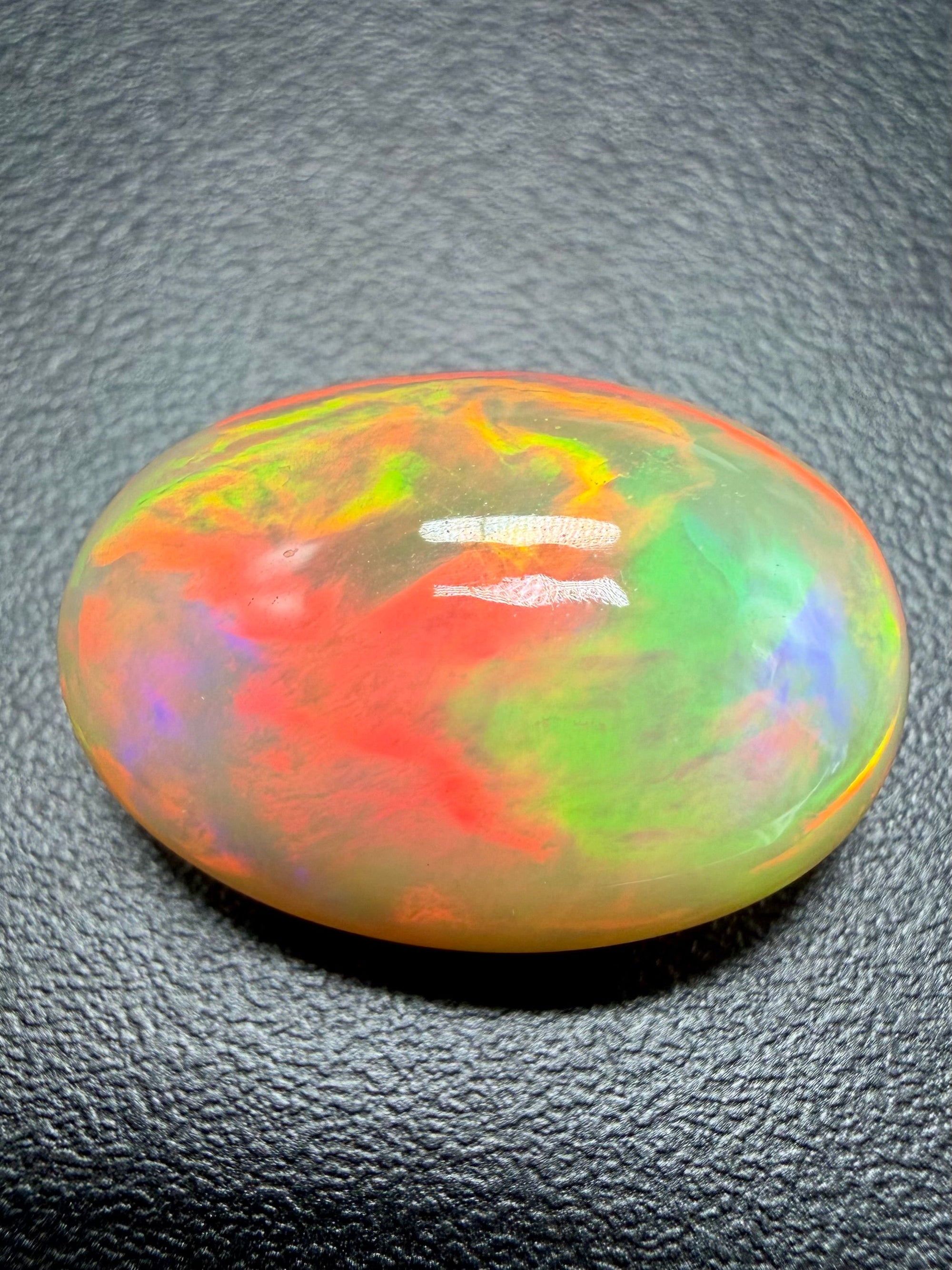 Precious opal cabochon 10,5ct – Welo, Ethiopia