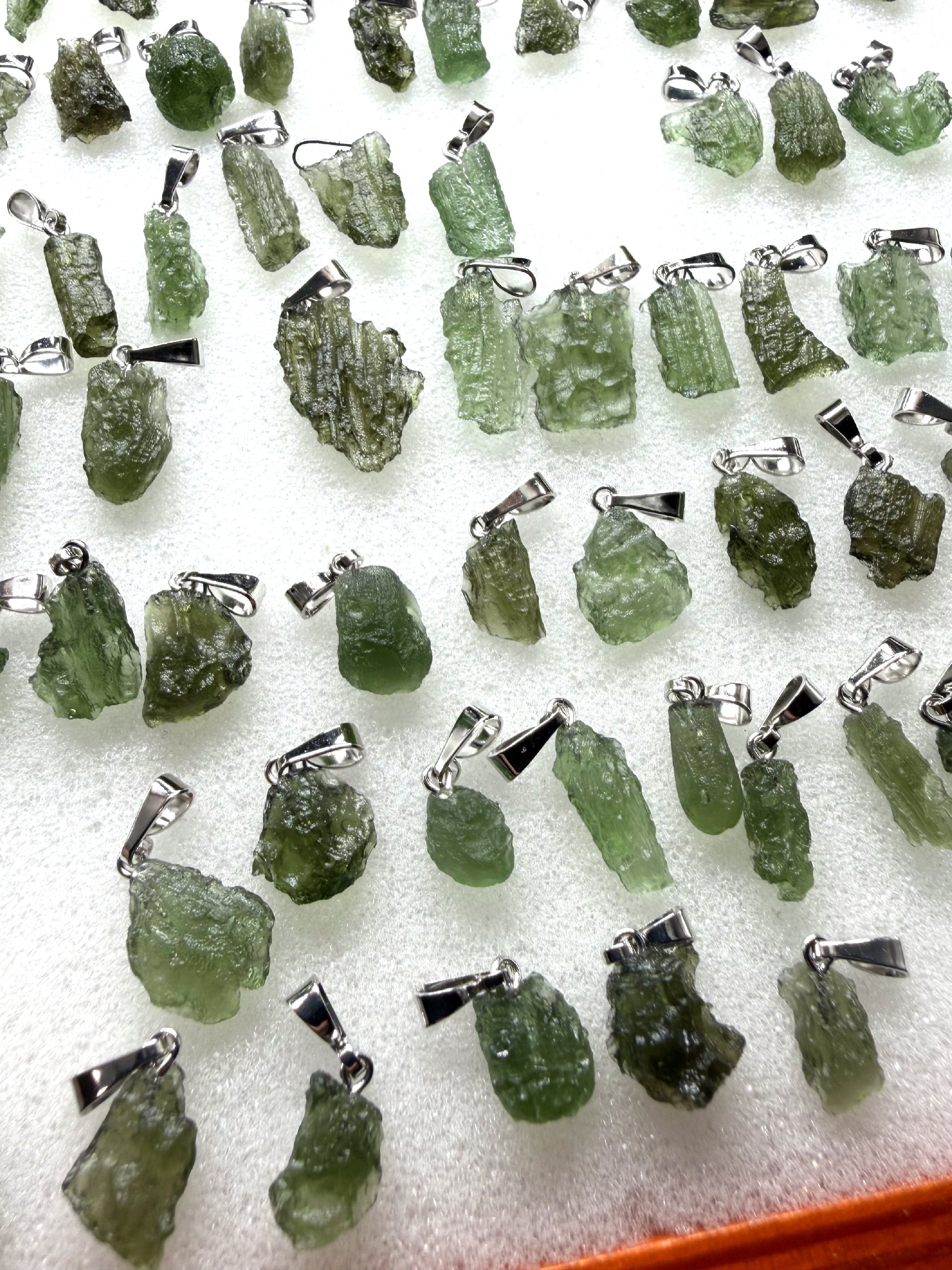 Moldavite jewellery – 155 pcs - VSPERK10