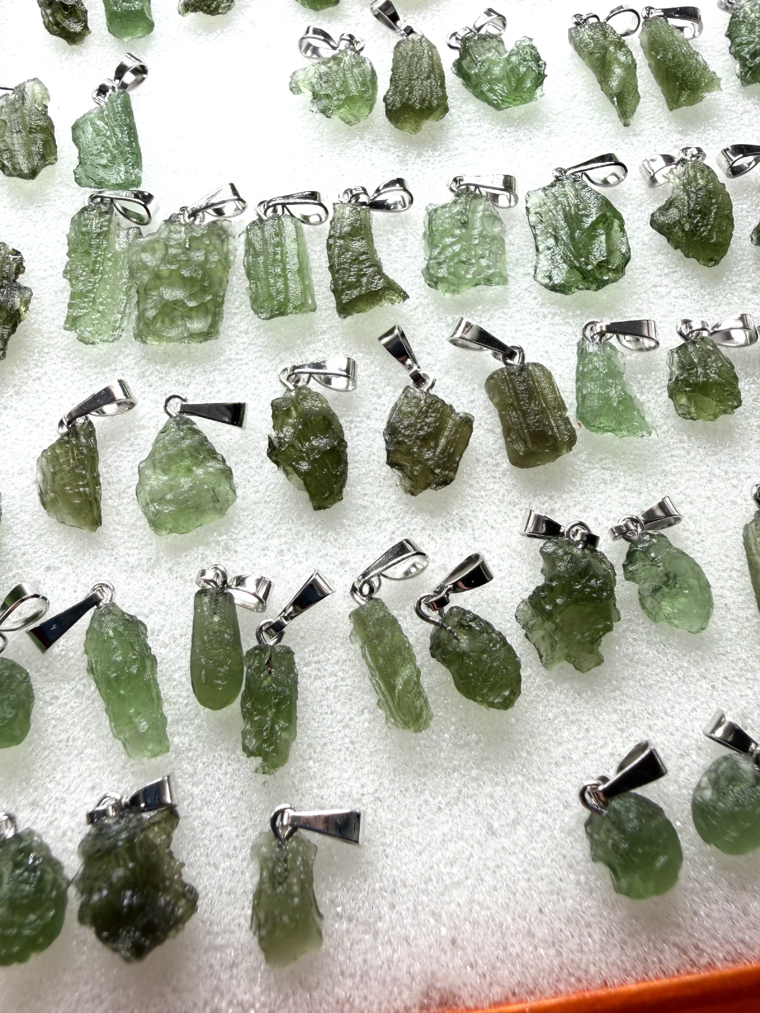 Moldavite jewellery – 155 pcs - VSPERK10
