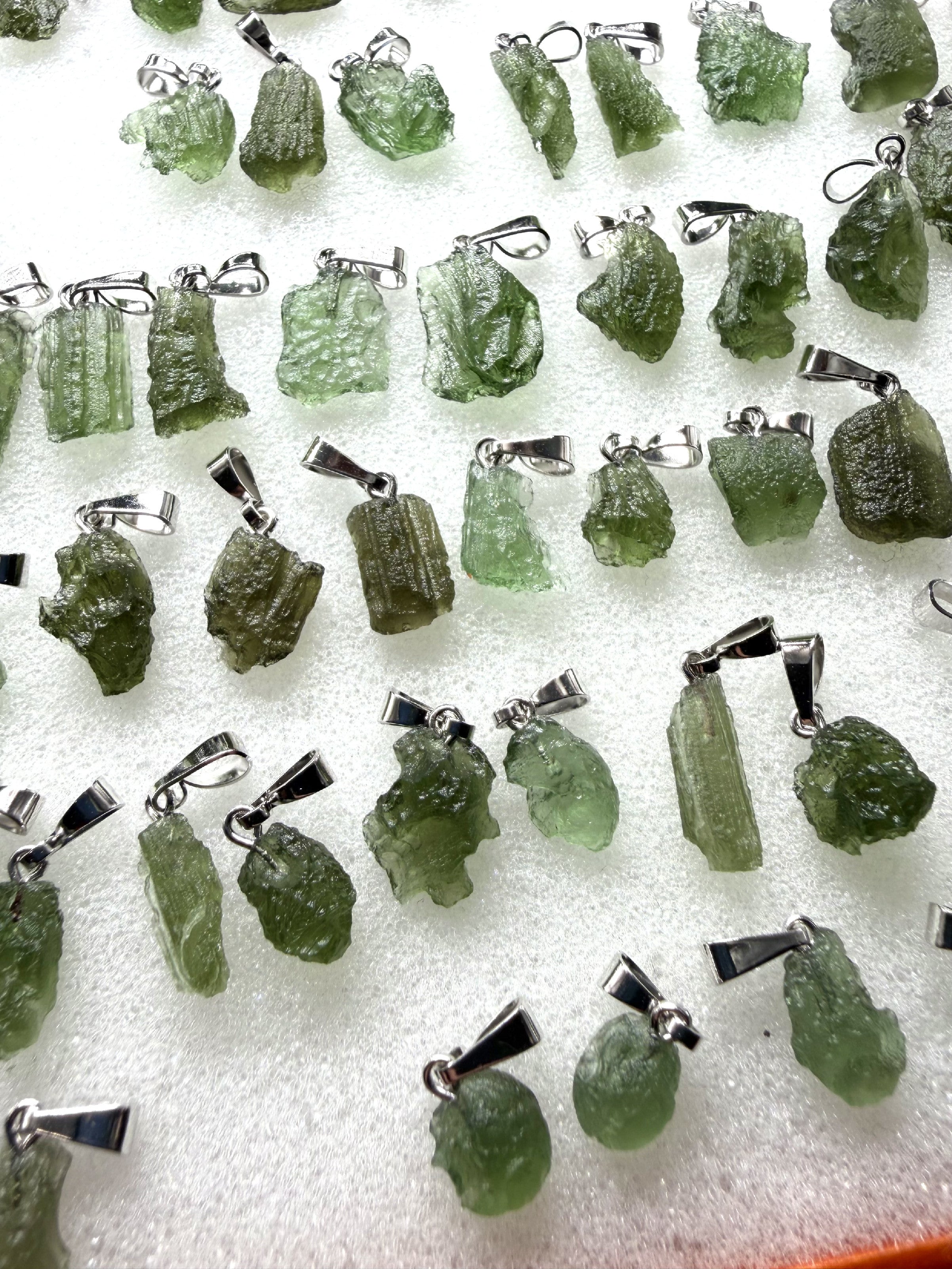 Moldavite jewellery – 155 pcs - VSPERK10