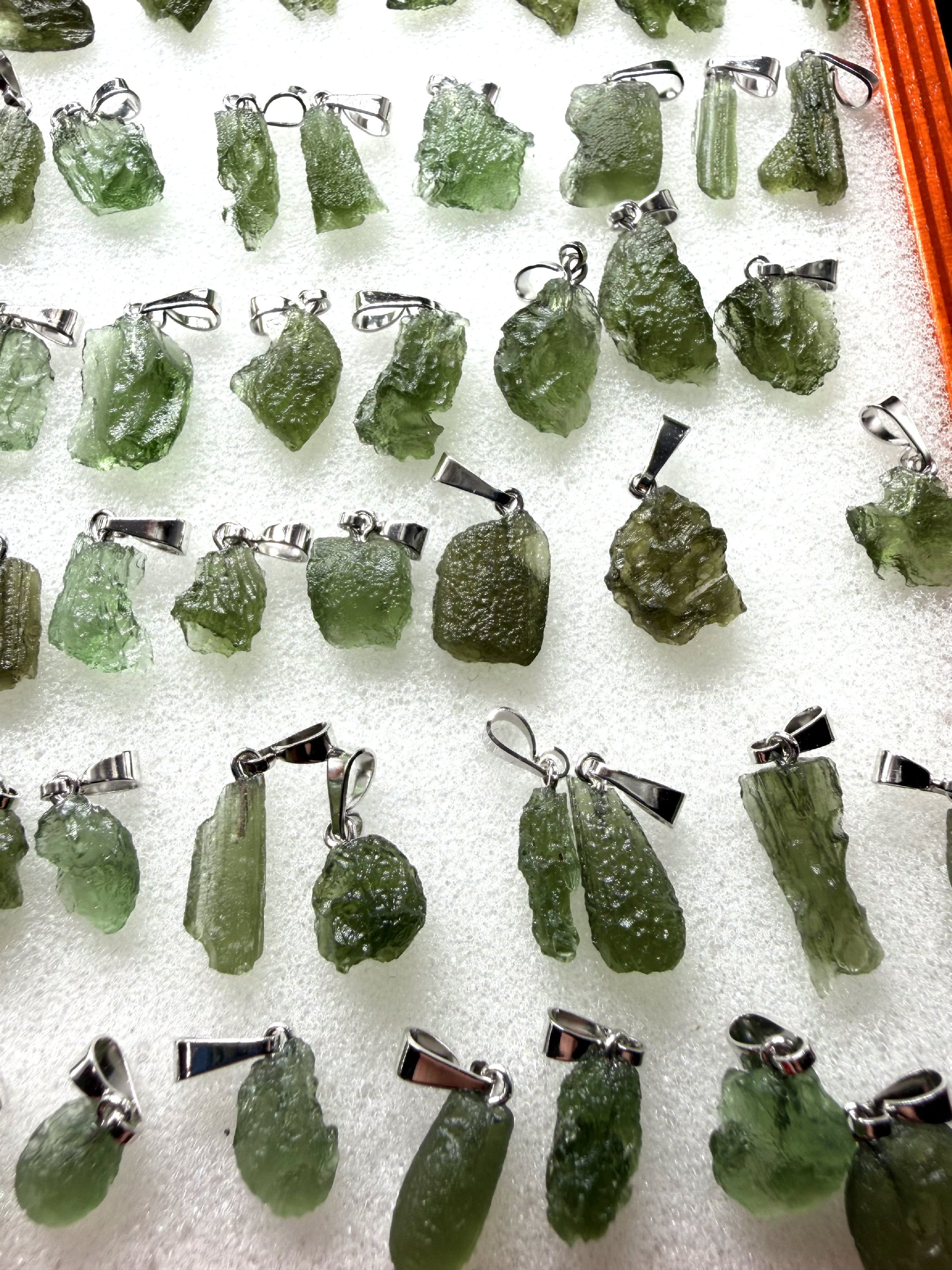 Moldavite jewellery – 155 pcs - VSPERK10