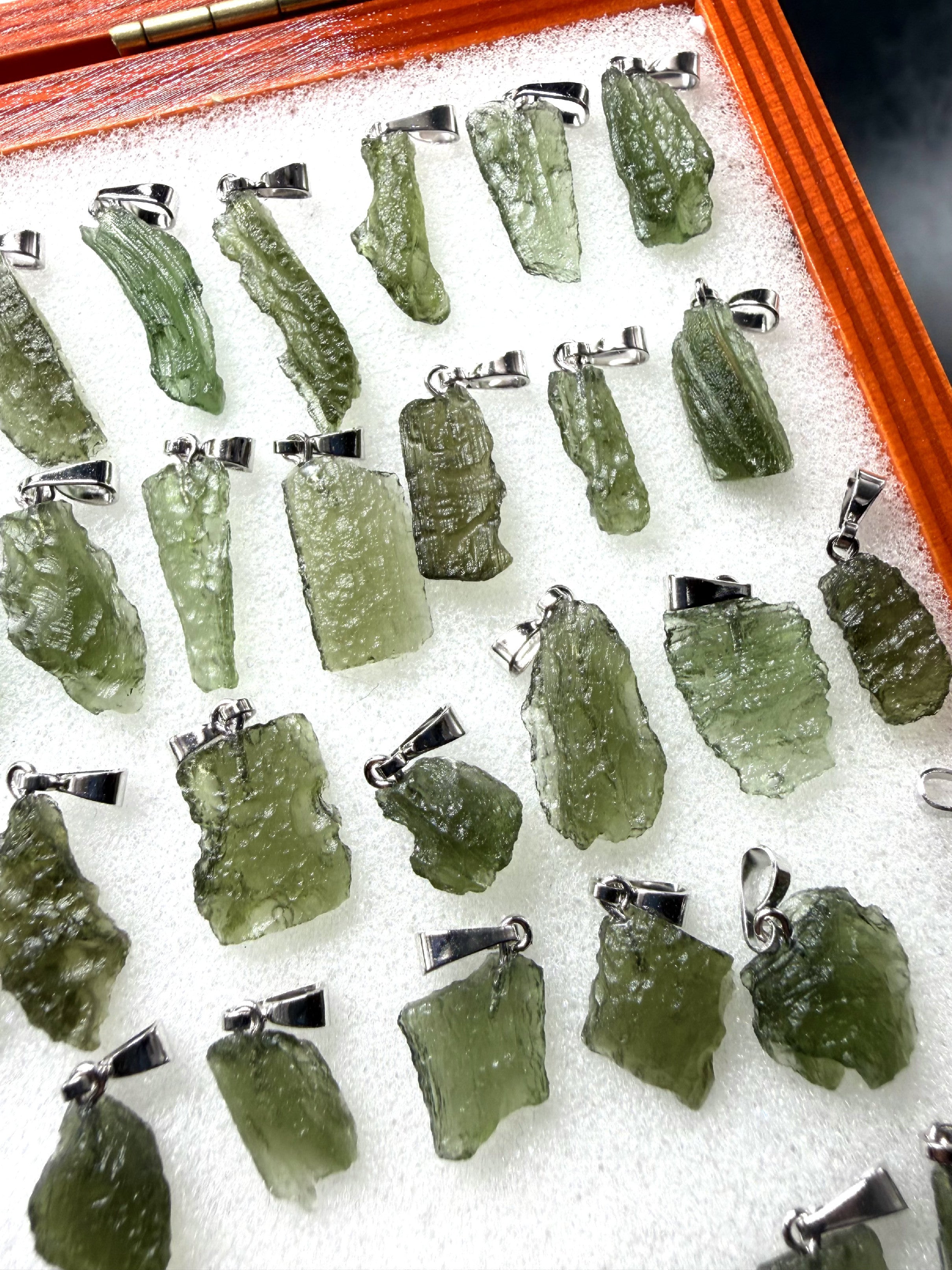 Moldavite jewellery – 155 pcs - VSPERK10
