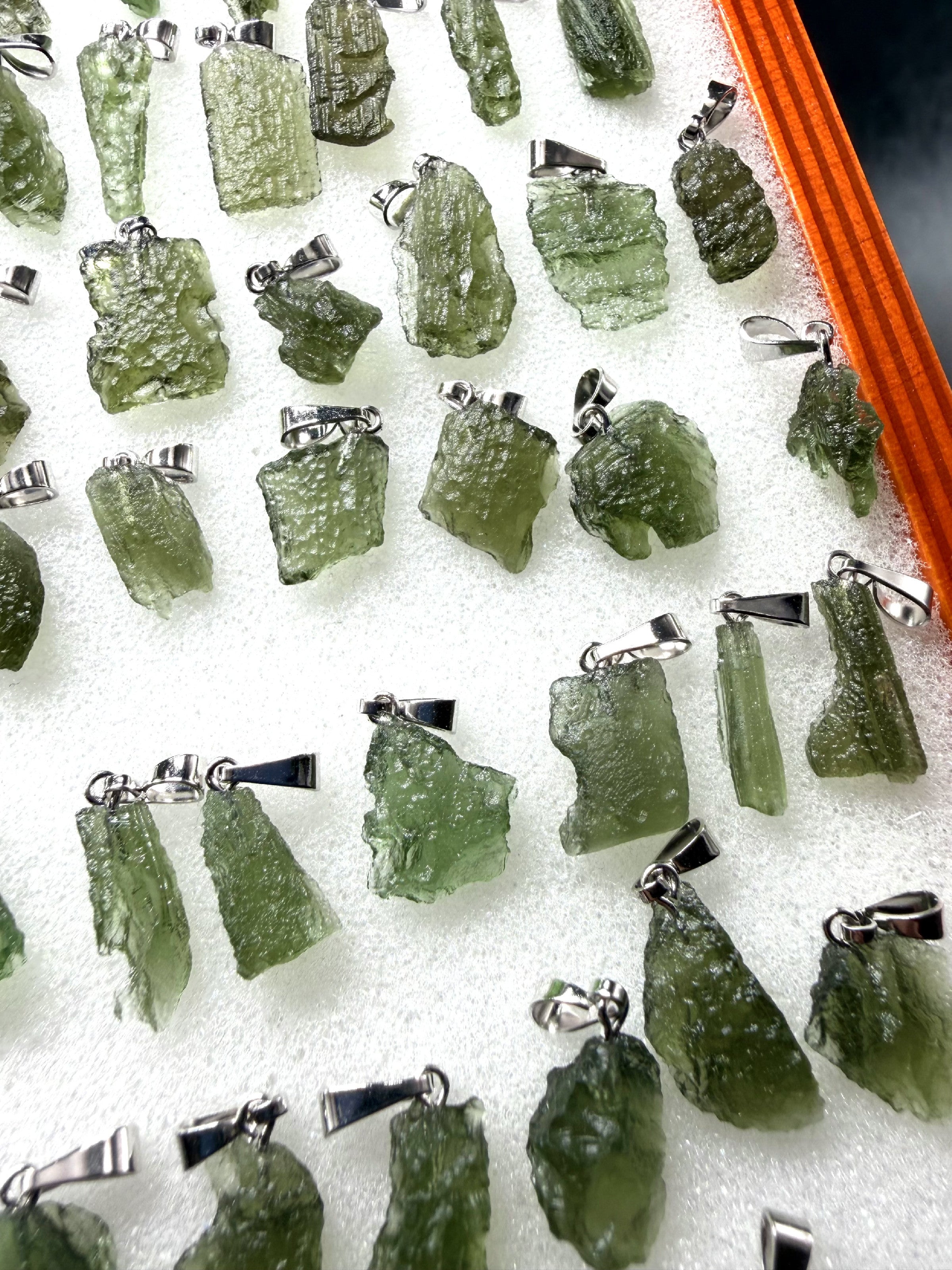 Moldavite jewellery – 155 pcs - VSPERK10