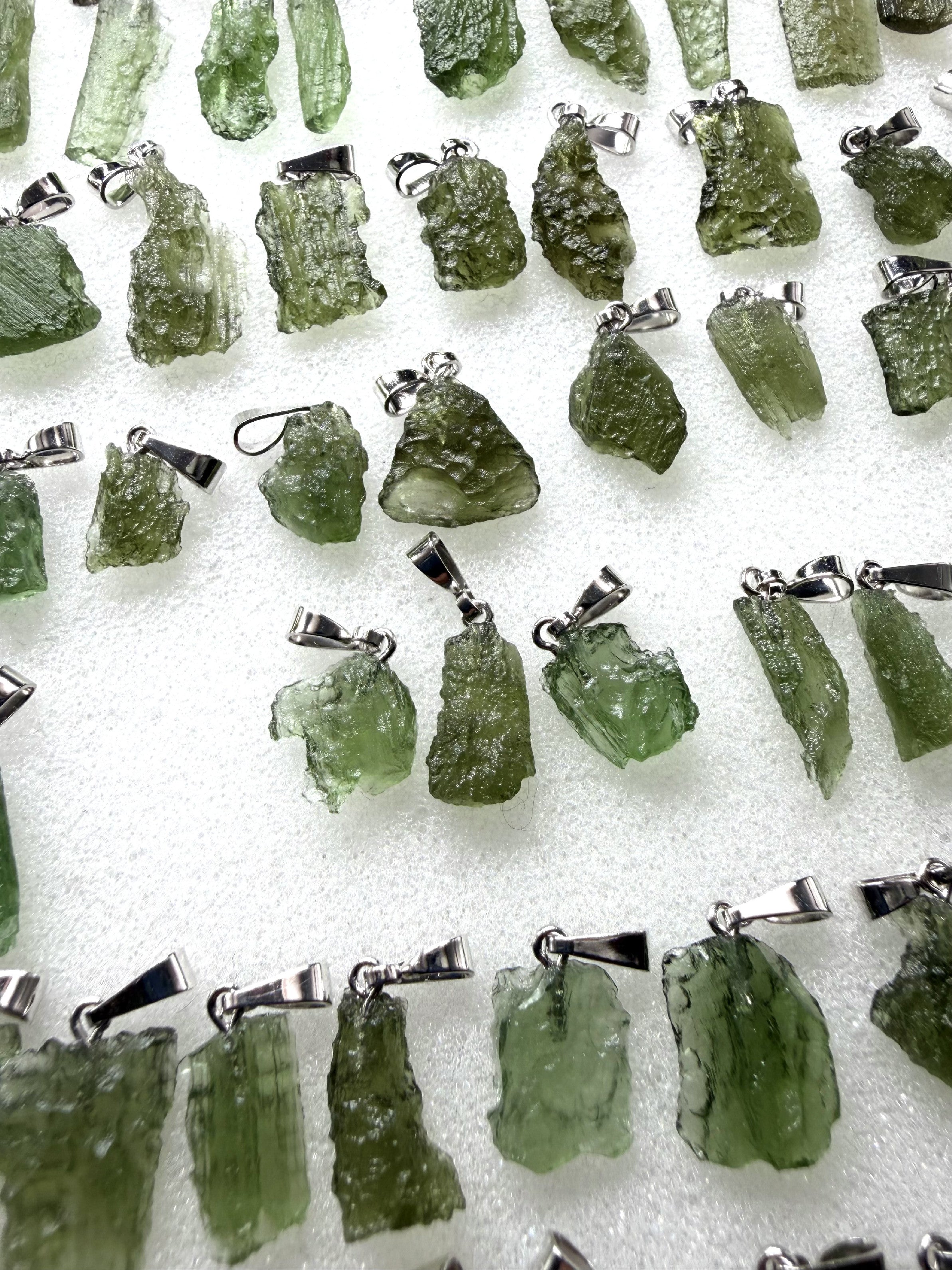 Moldavite jewellery – 155 pcs - VSPERK10