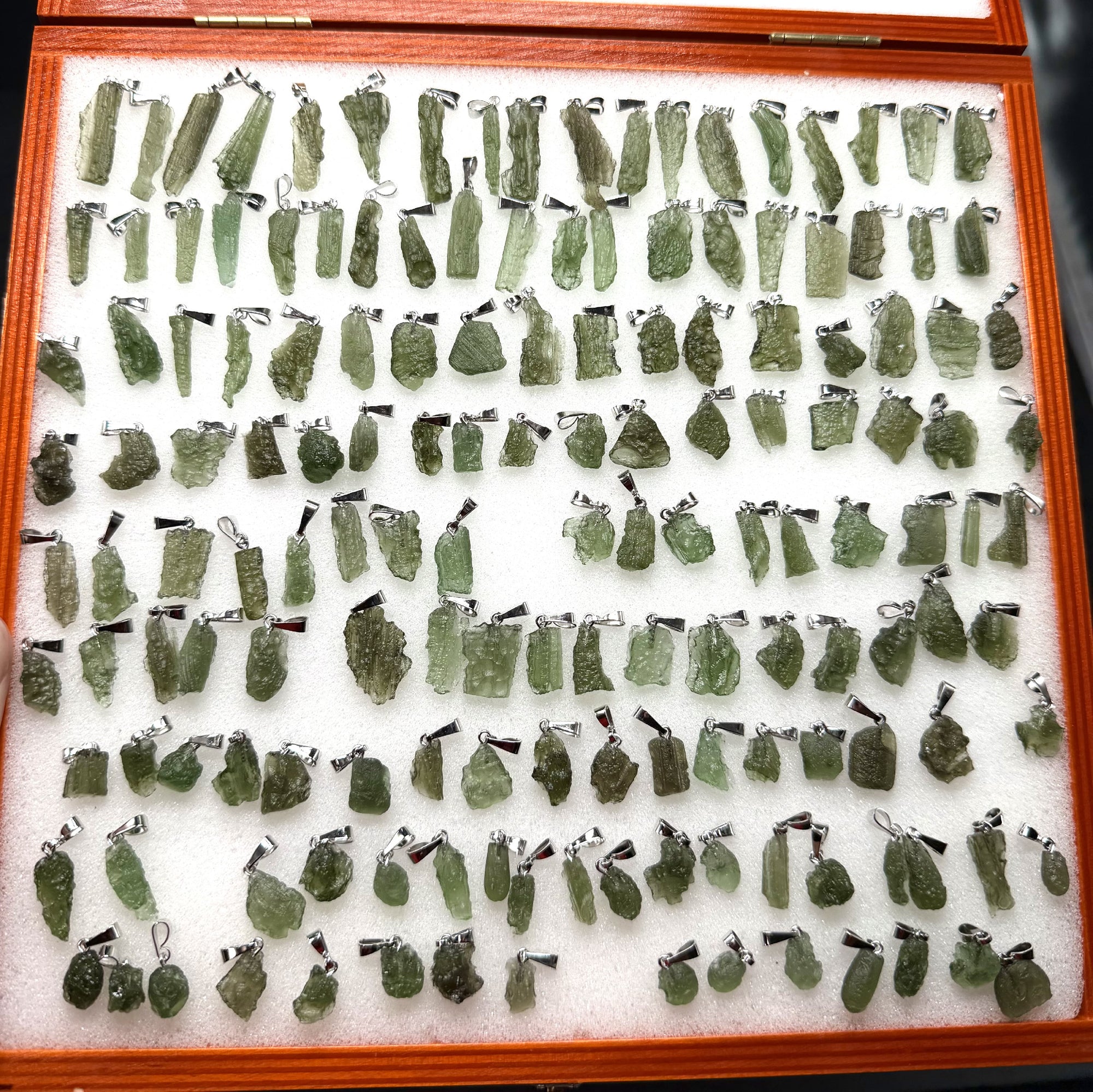 Moldavite jewellery – 155 pcs
