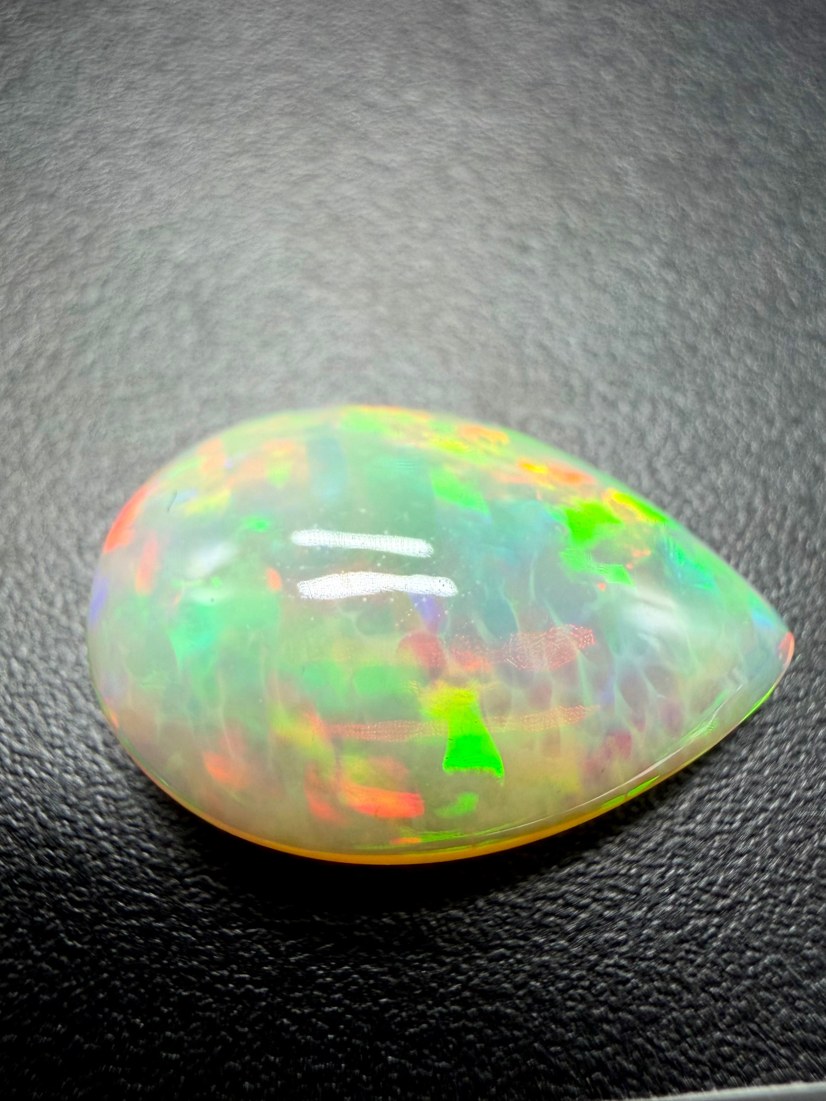 Precious opal cabochon 9,6ct – Welo, Ethiopia - OPK009
