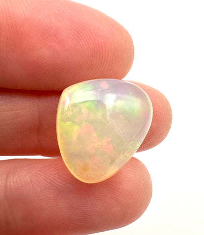 Opale Prezioso – Cabochon – Welo, Ethiopia – OPK010