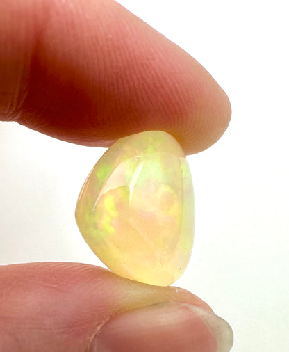 Opale Prezioso – Cabochon – Welo, Ethiopia – OPK010