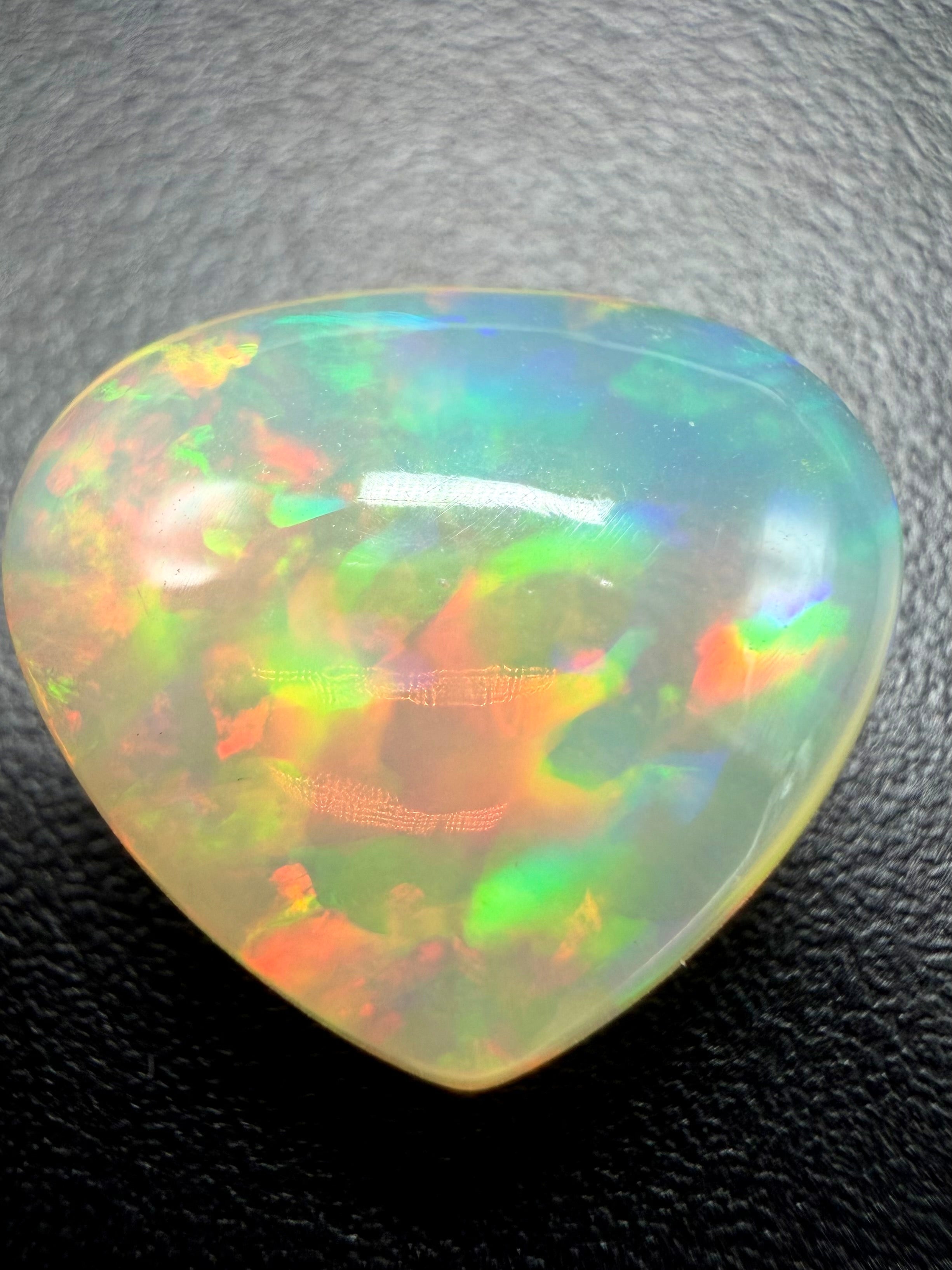 Precious opal cabochon 7,4ct – Welo, Ethiopia - OPK010