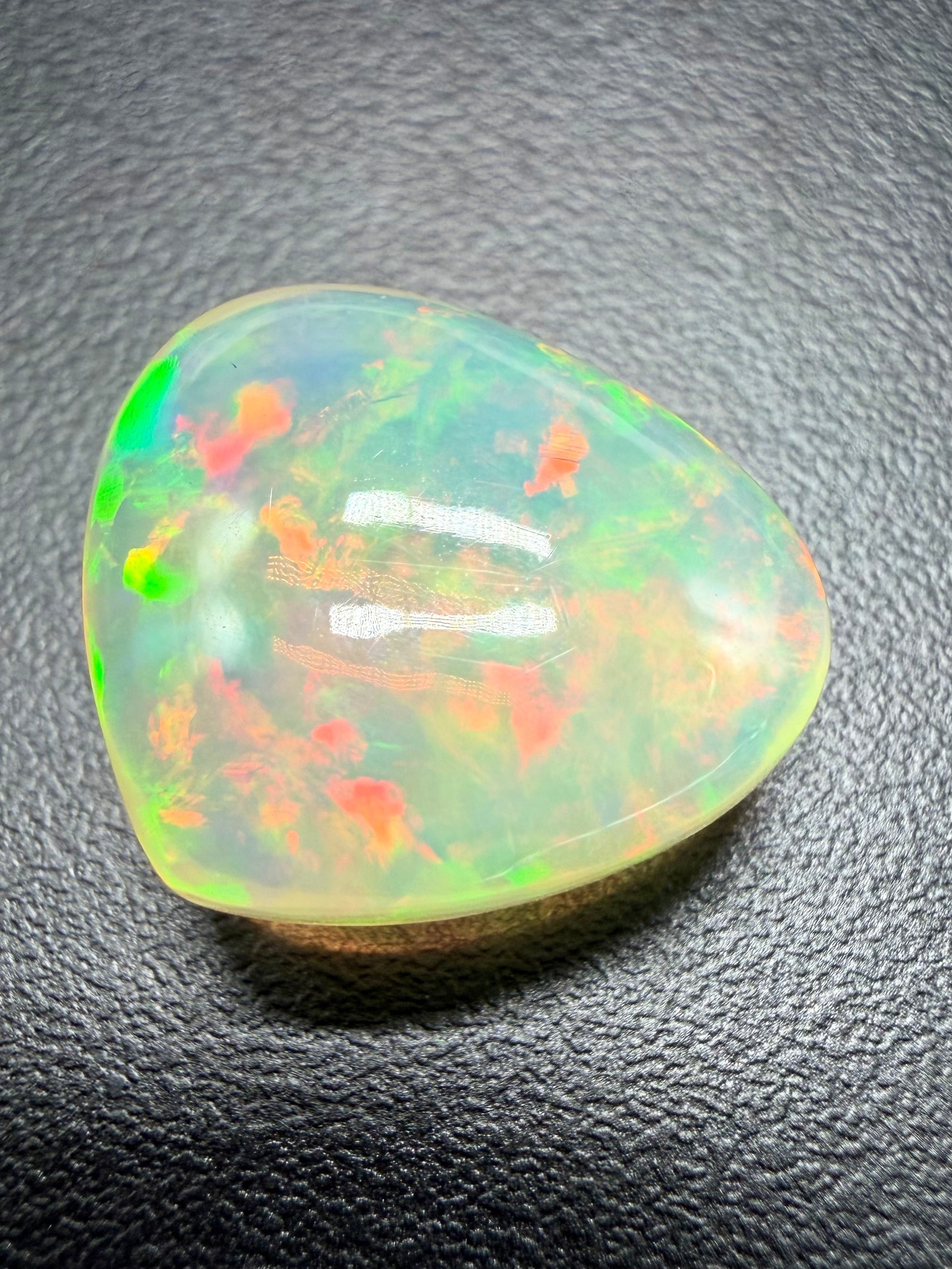 Precious opal cabochon 7,4ct – Welo, Ethiopia - OPK010