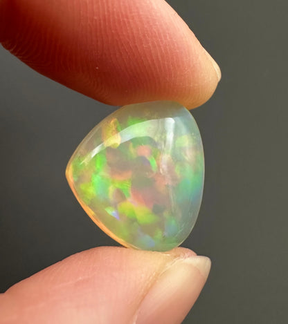 Opale Prezioso – Cabochon – Welo, Ethiopia – OPK010