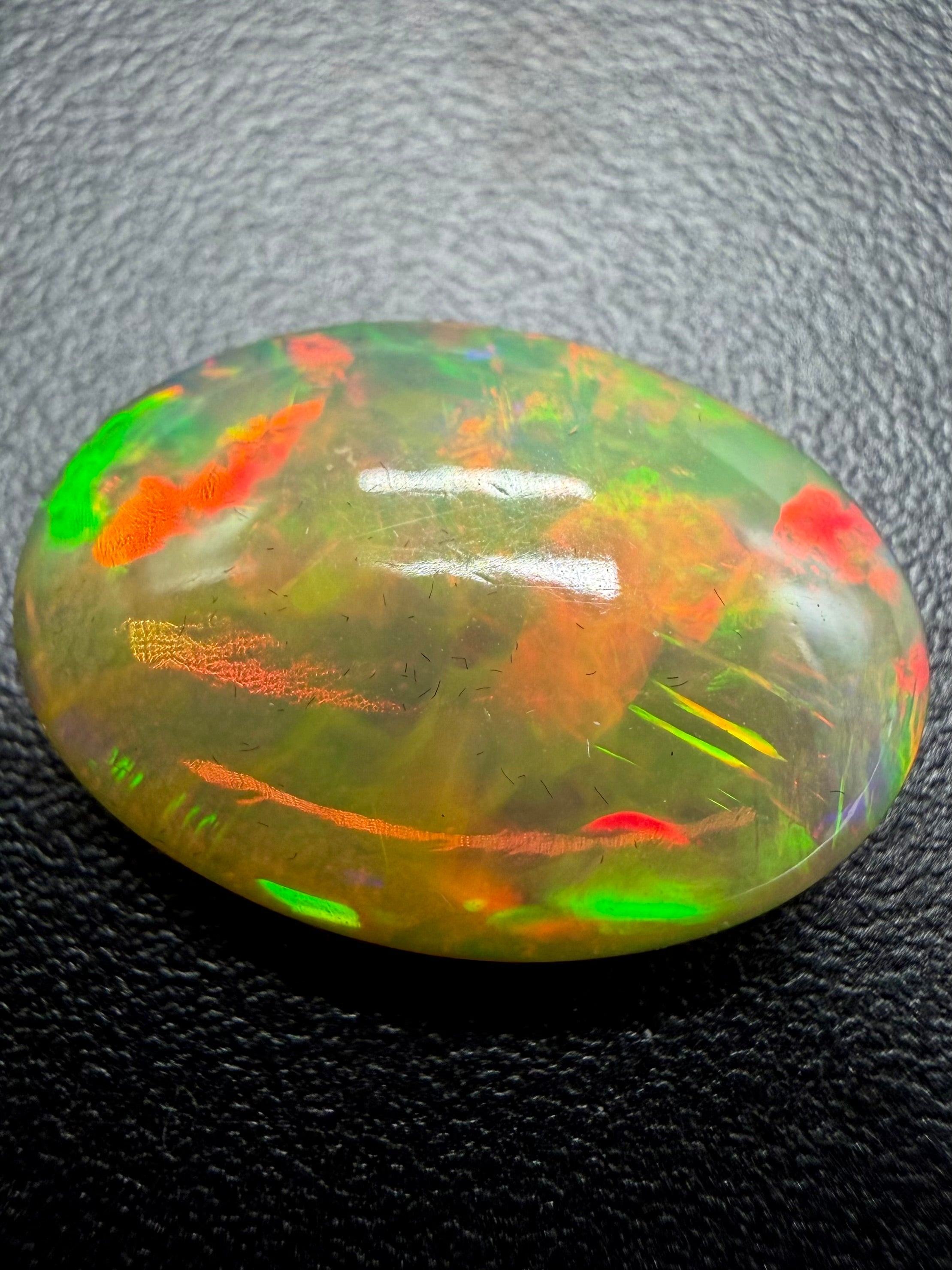 Precious opal cabochon 6ct – Welo, Ethiopia - OPK011