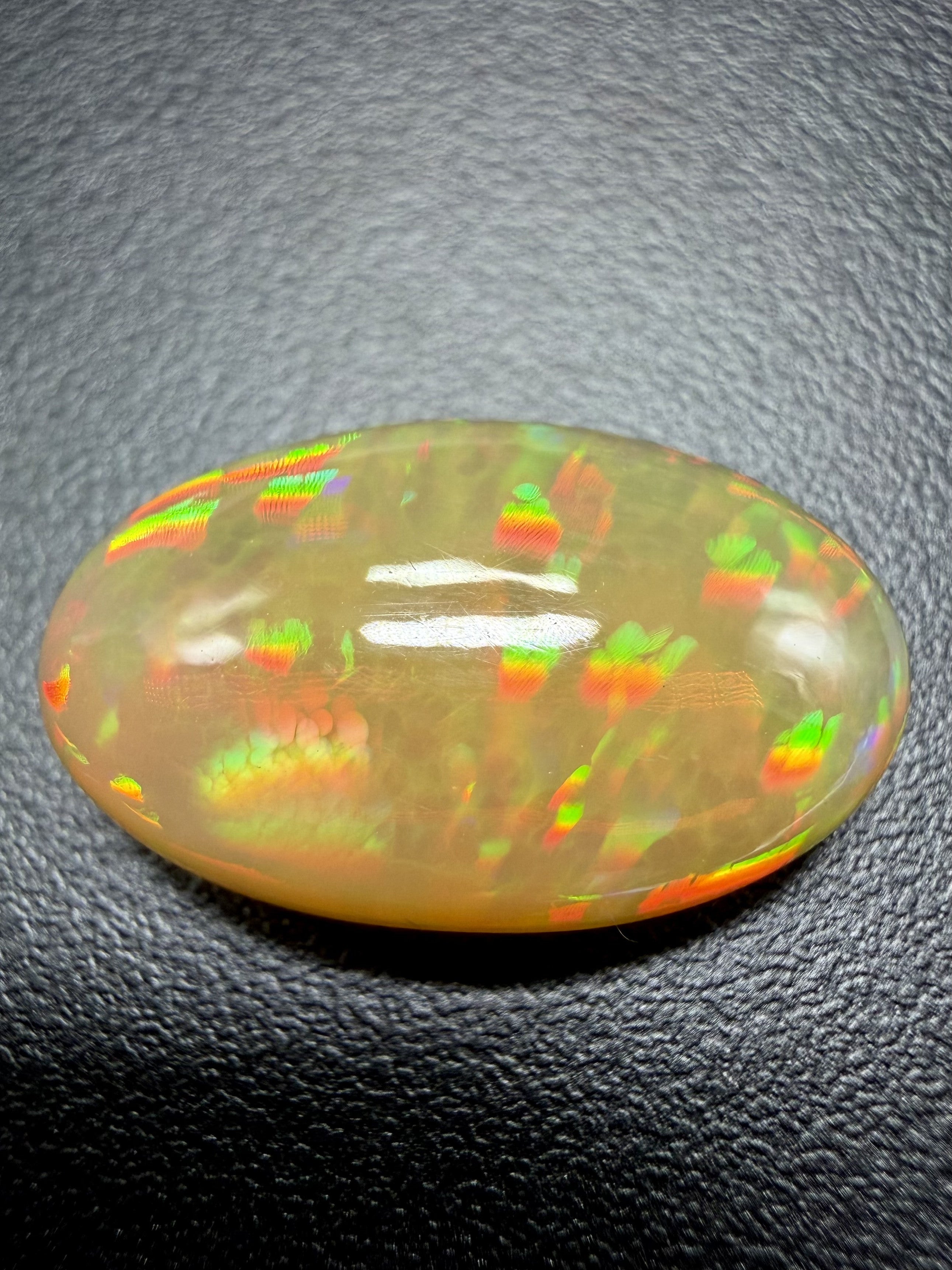 Precious opal cabochon 6,4ct – Welo, Ethiopia - OPK012