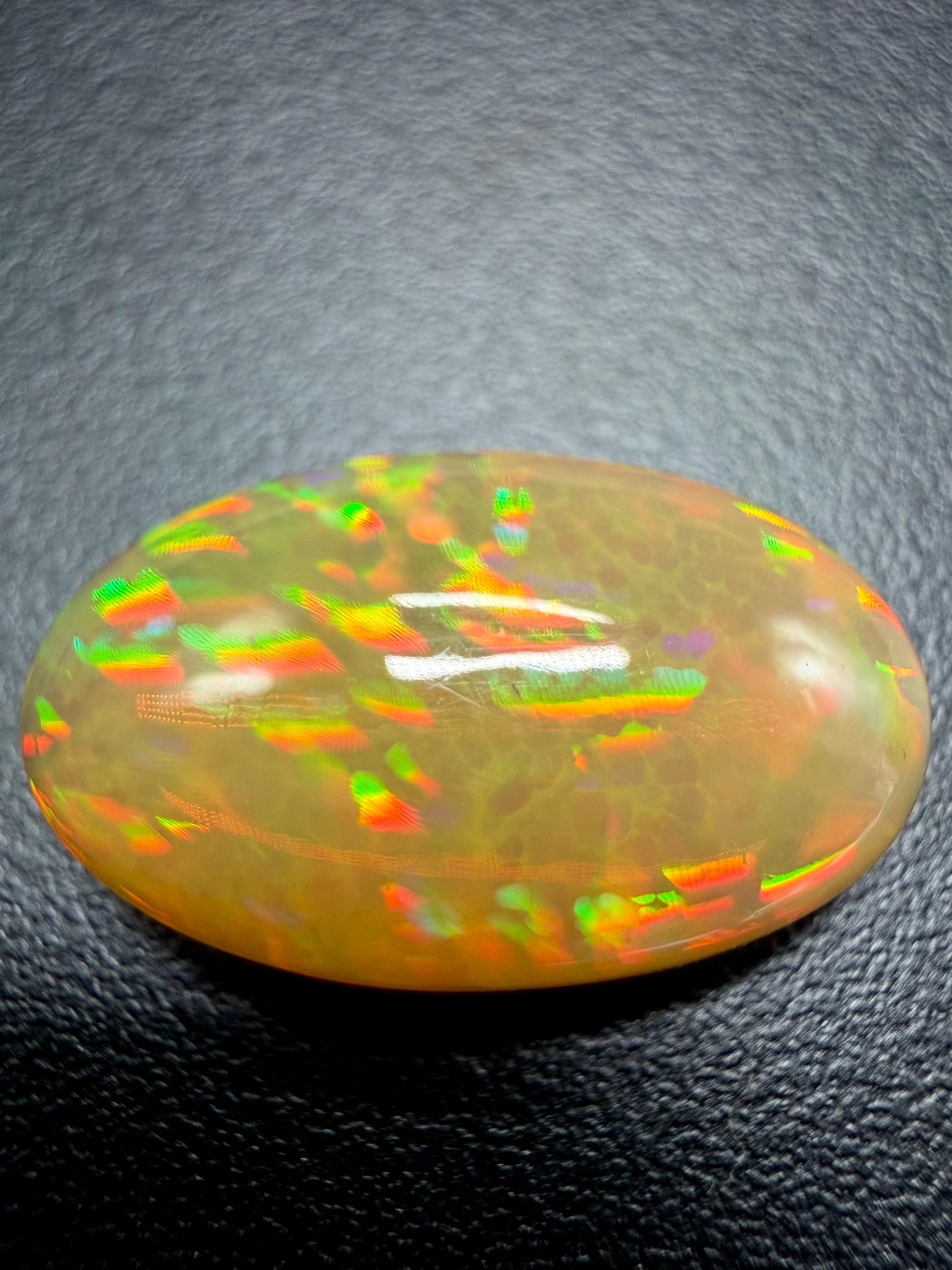 Precious opal cabochon 6,4ct – Welo, Ethiopia - OPK012