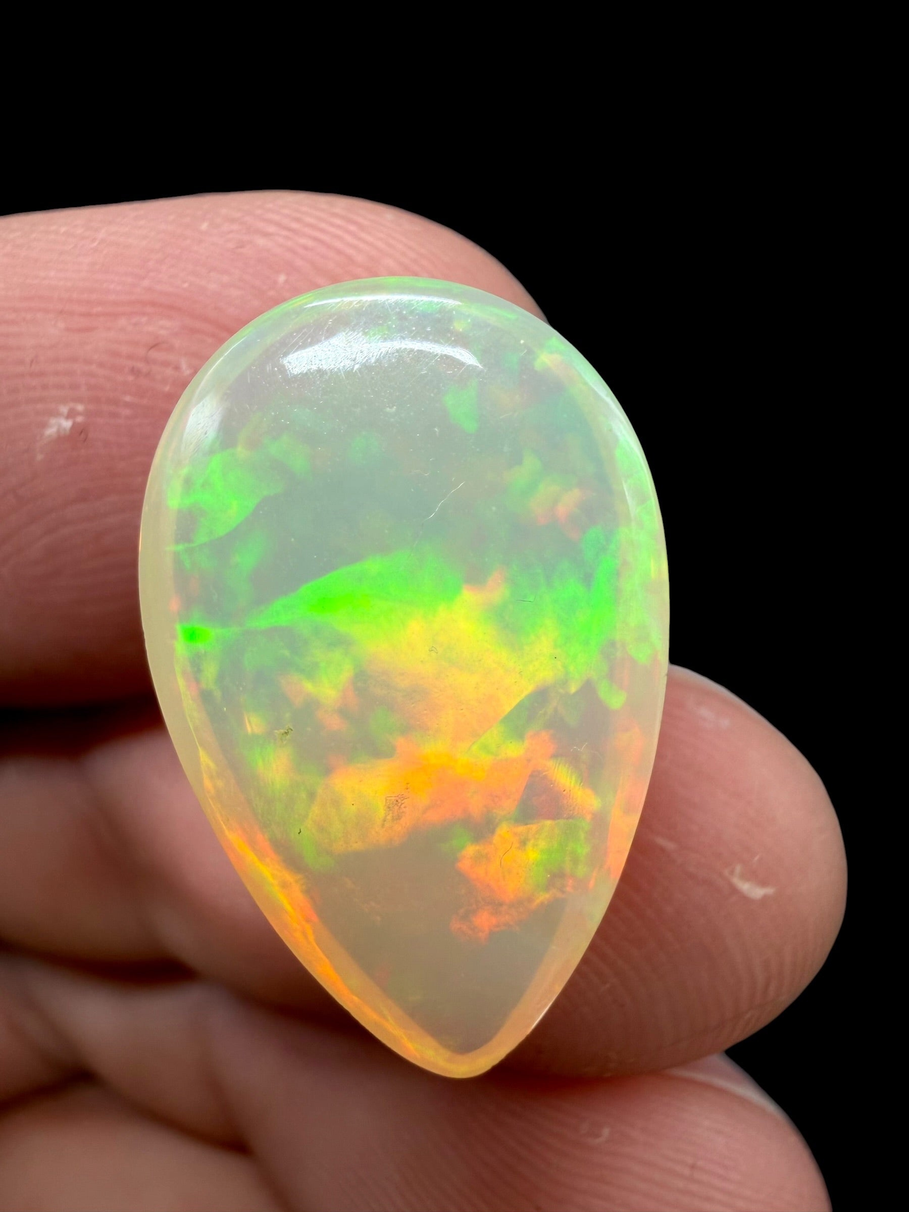 Precious opal cabochon 7,8ct – Welo, Ethiopia - OPK013