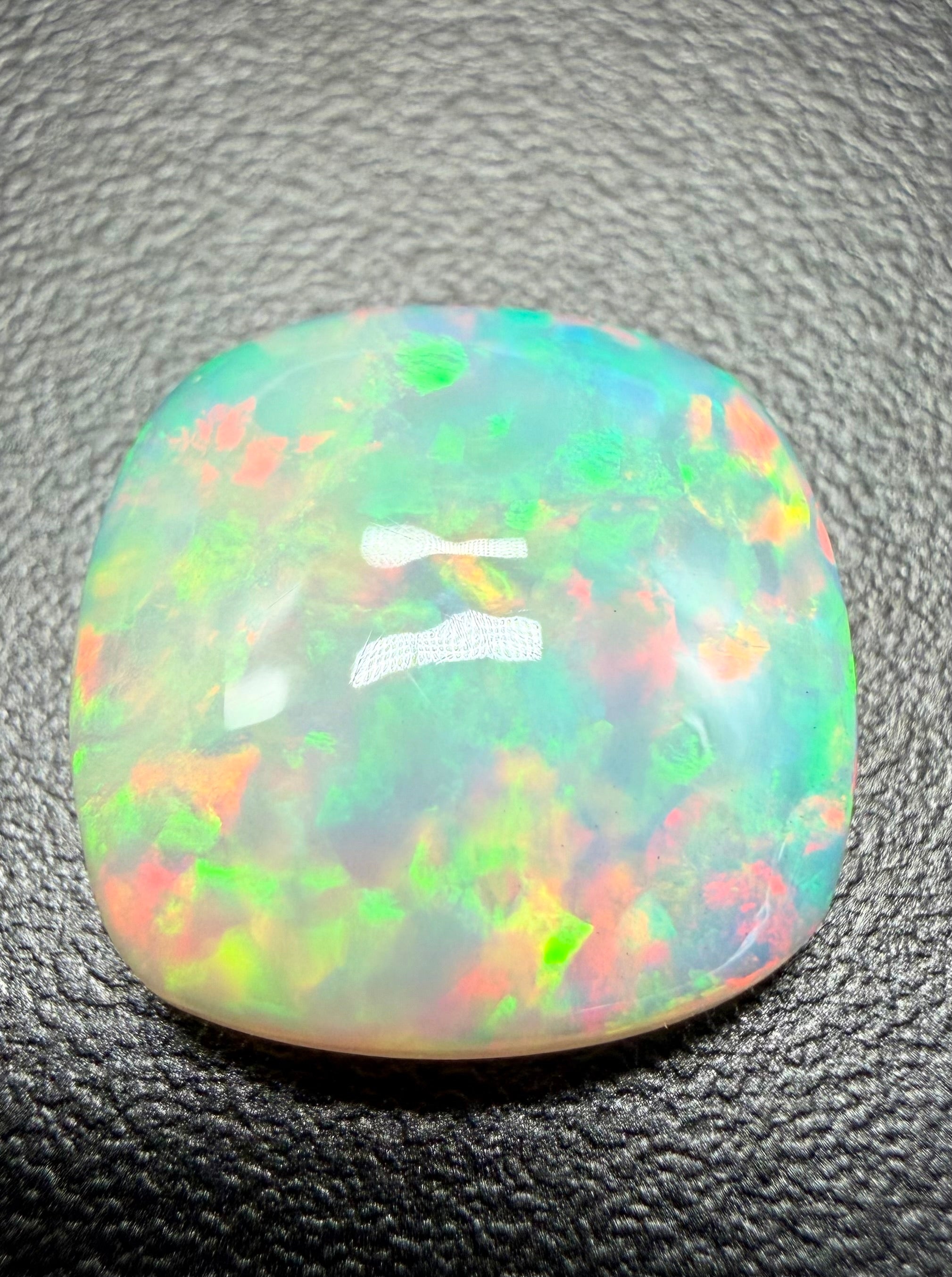 Precious opal cabochon 4,7ct – Welo, Ethiopia - OPK016