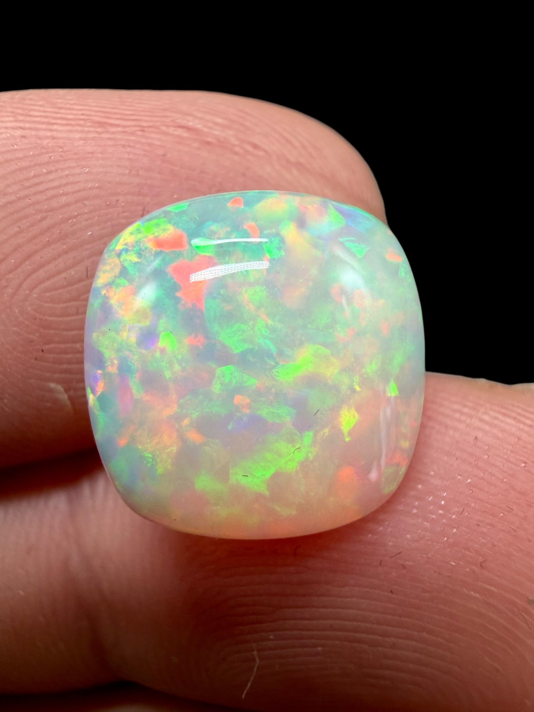 Precious opal cabochon 4,7ct – Welo, Ethiopia