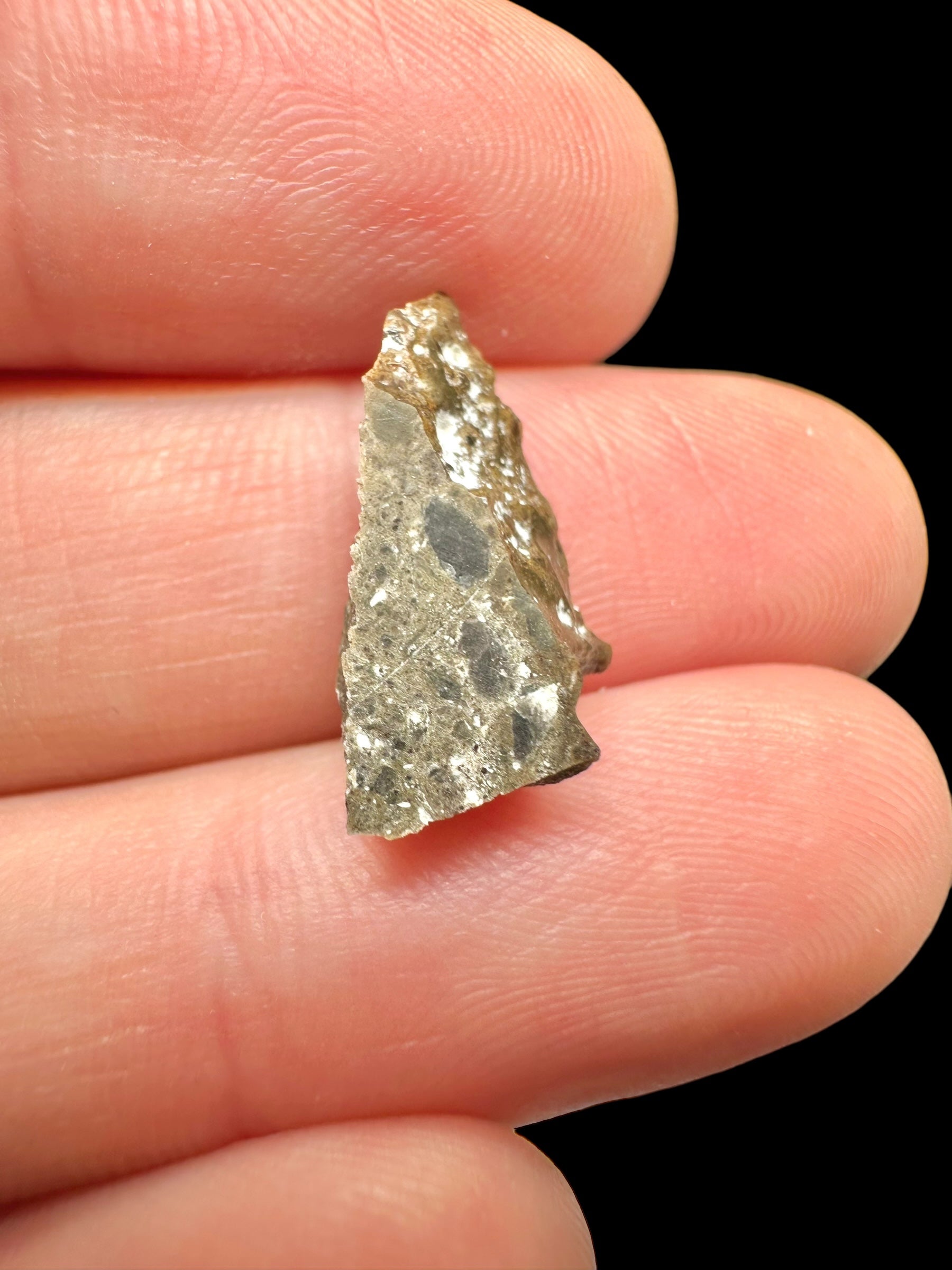 Lunar meteorite Oued el Hamim 001 – 0,6g – Libya - MEOH23