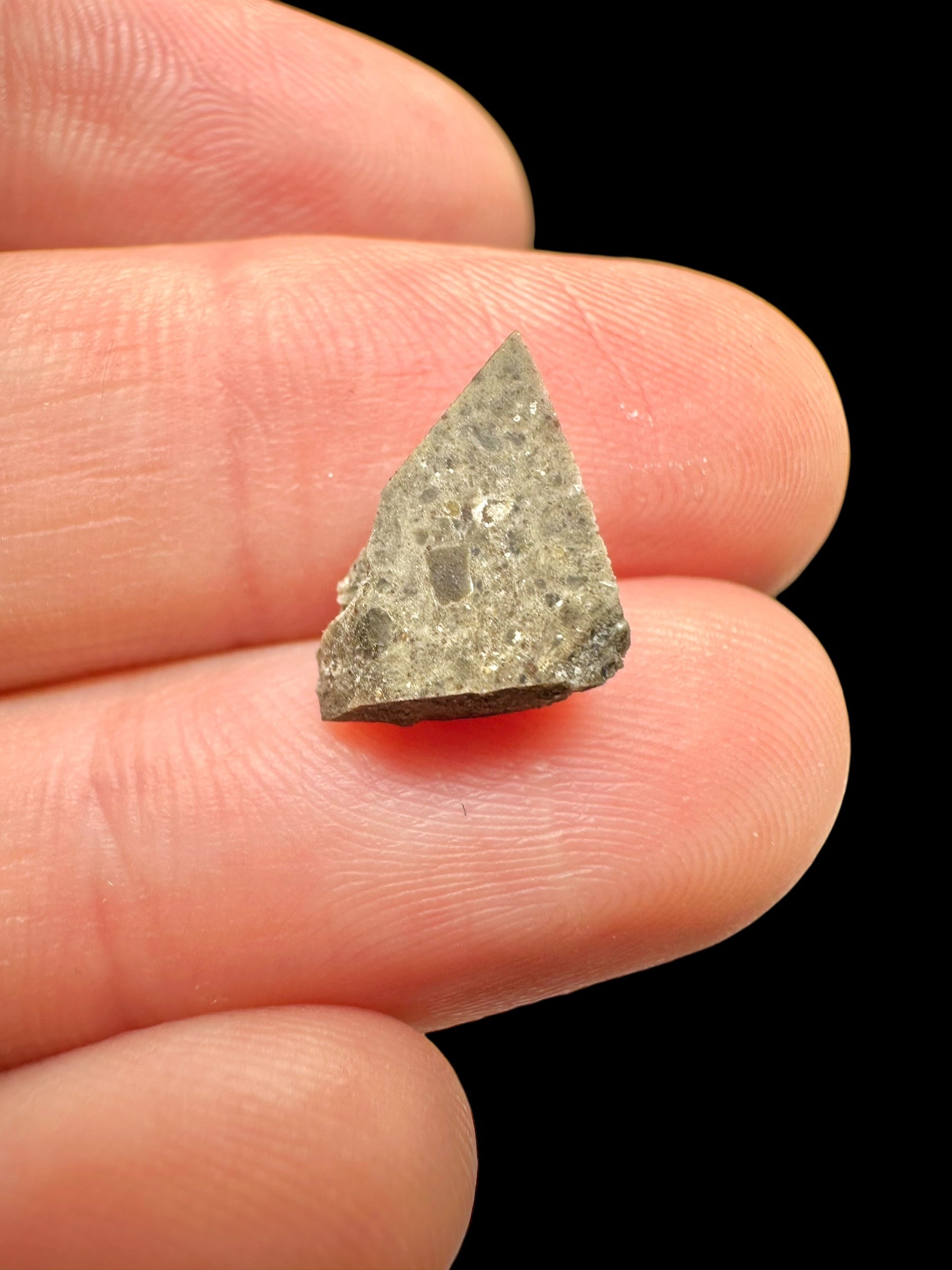 Lunar meteorite Oued el Hamim 001 – 0,4g – Libya - MEOH26