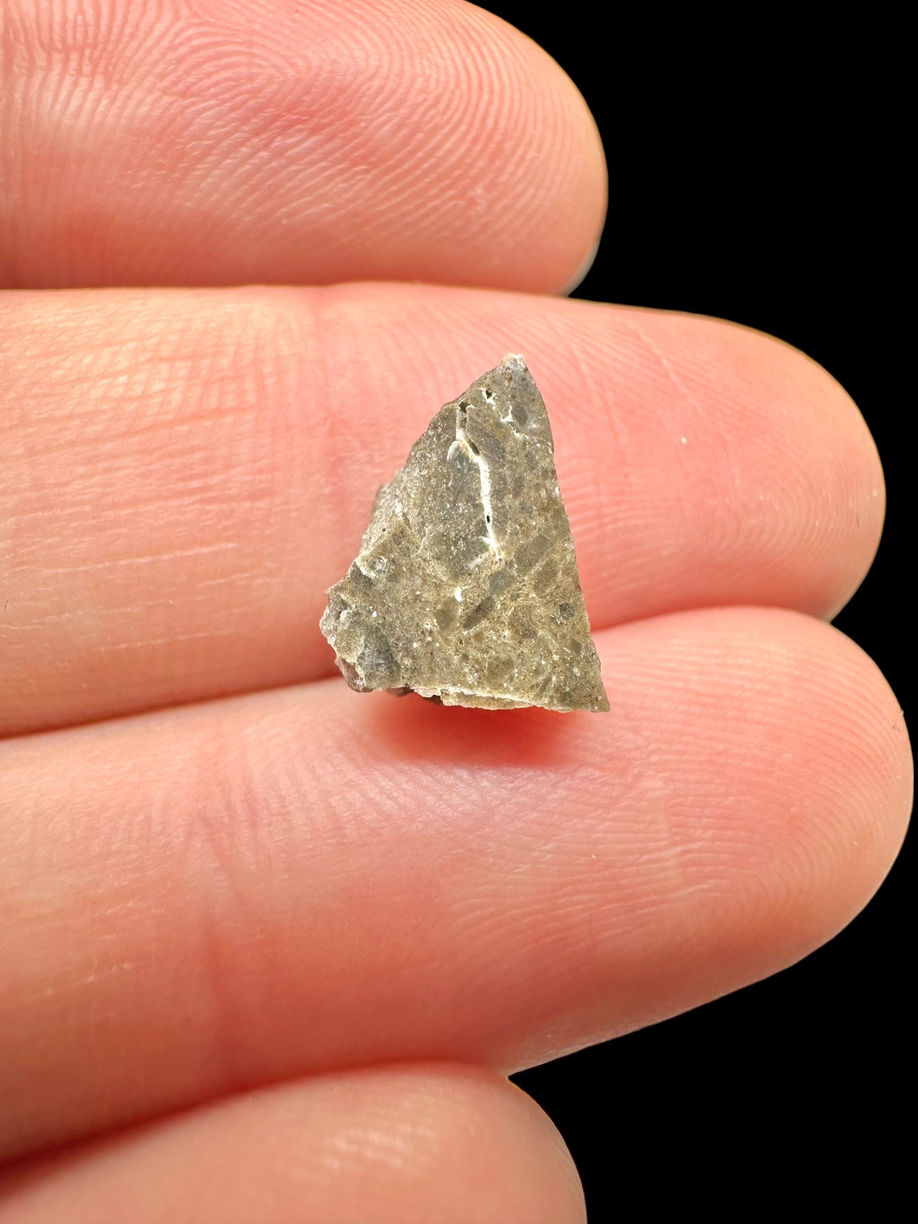 Lunar meteorite Oued el Hamim 001 – 0,4g – Libya - MEOH30