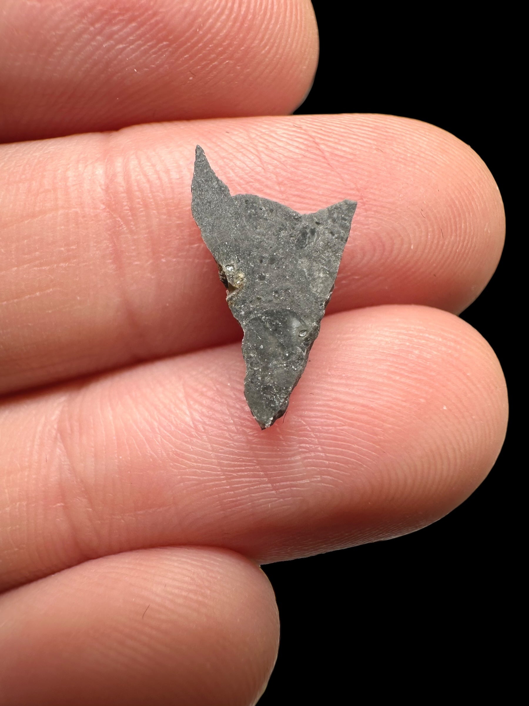 Lunar meteorite El Atchane 024 – 0,3g – Algeria - MEAT06
