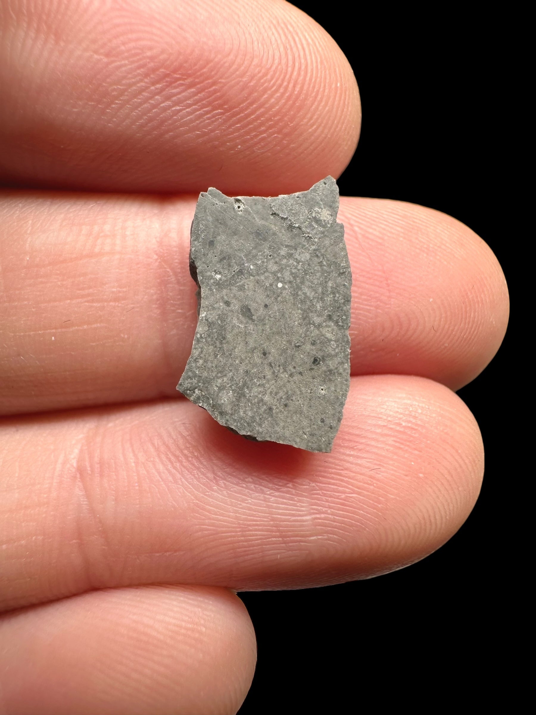 Lunar meteorite El Atchane 024 – 0,7g – Algeria - MEAT11