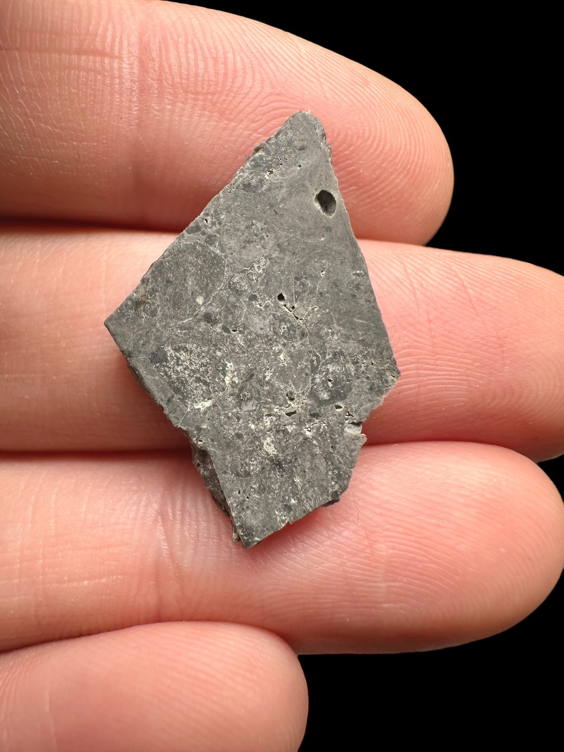 Lunar meteorite El Atchane 024 – 1,5g – Algeria - MEAT19