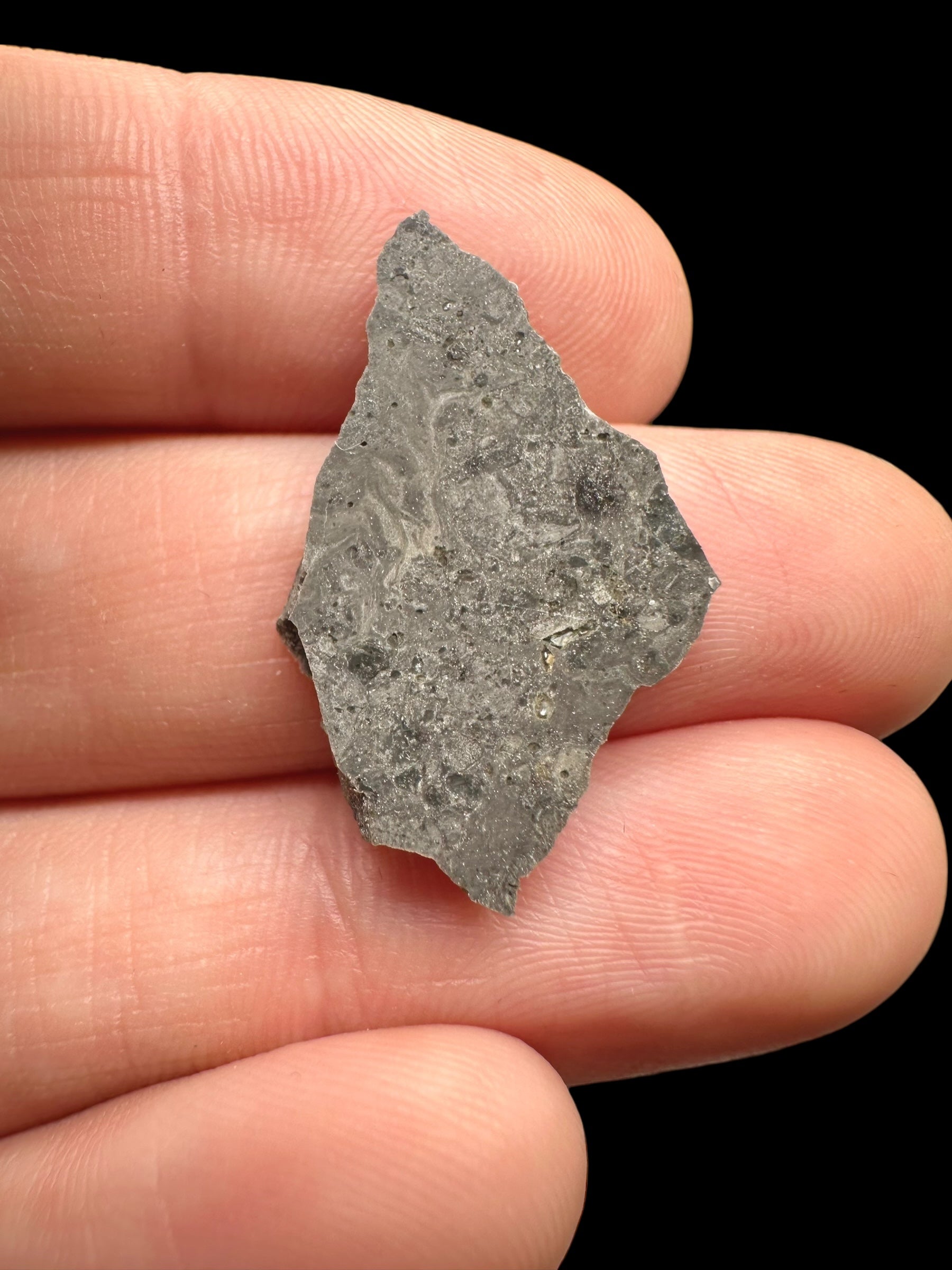 Lunar meteorite El Atchane 024 – 1,5g – Algeria