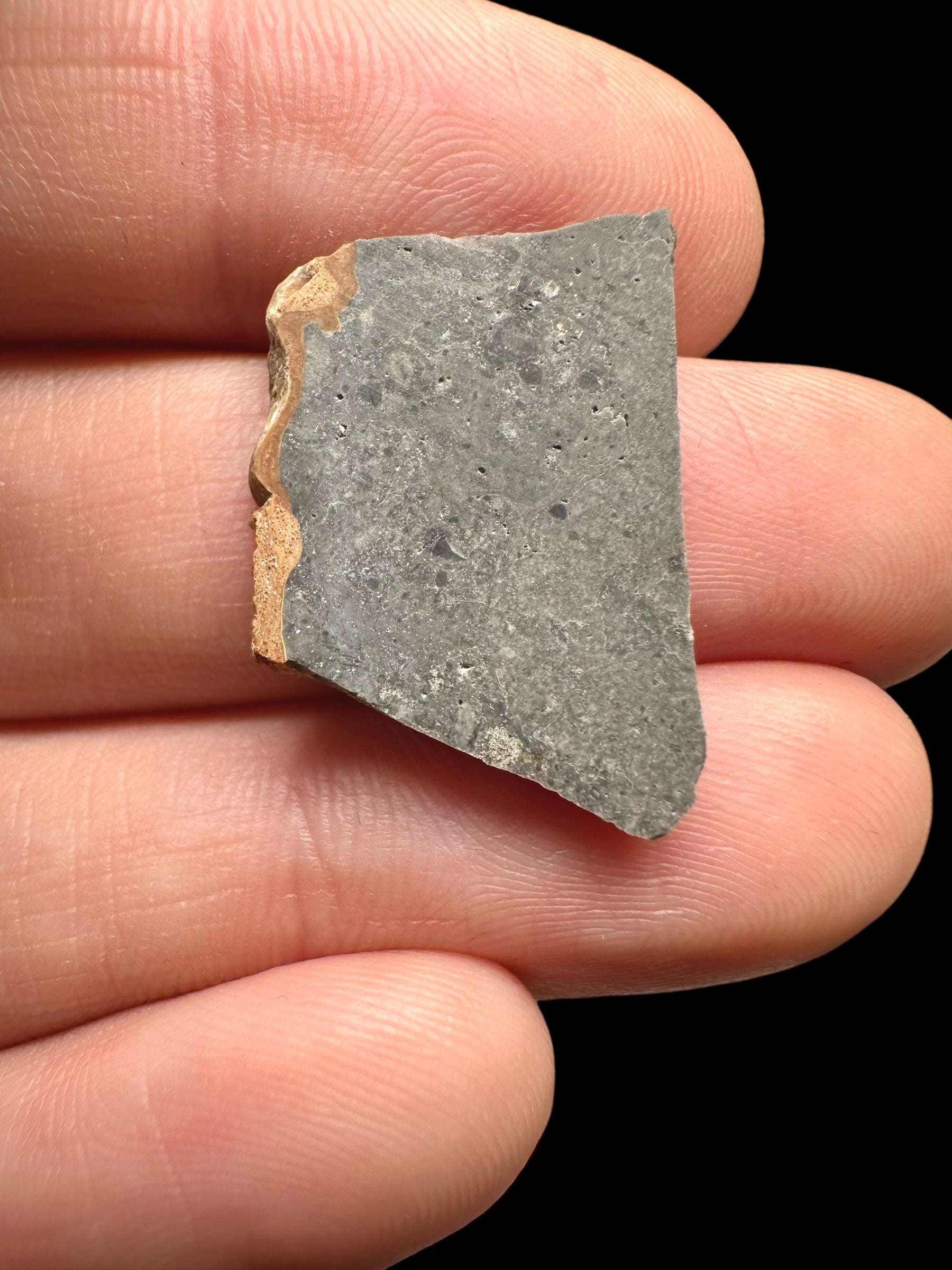 Lunar meteorite El Atchane 024 – 1,8g – Algeria - MEAT20