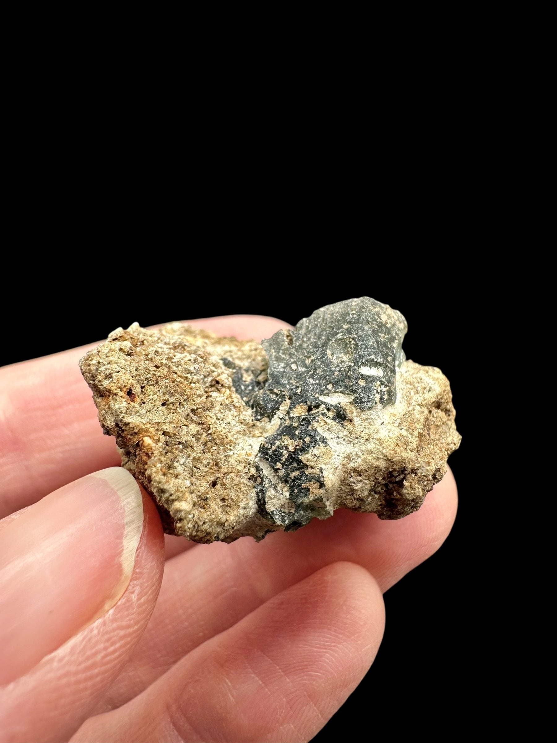 Moldavite in the sediment – Dolni Chrastany - INS039