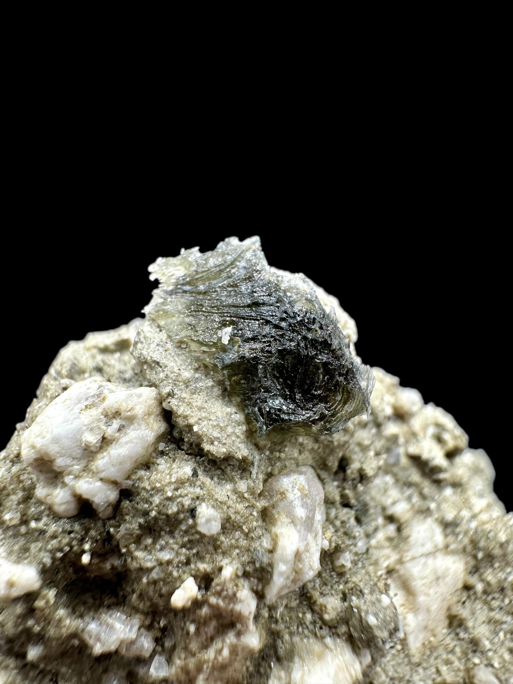 Moldavite in the sediment – Besednice Sever - INS041