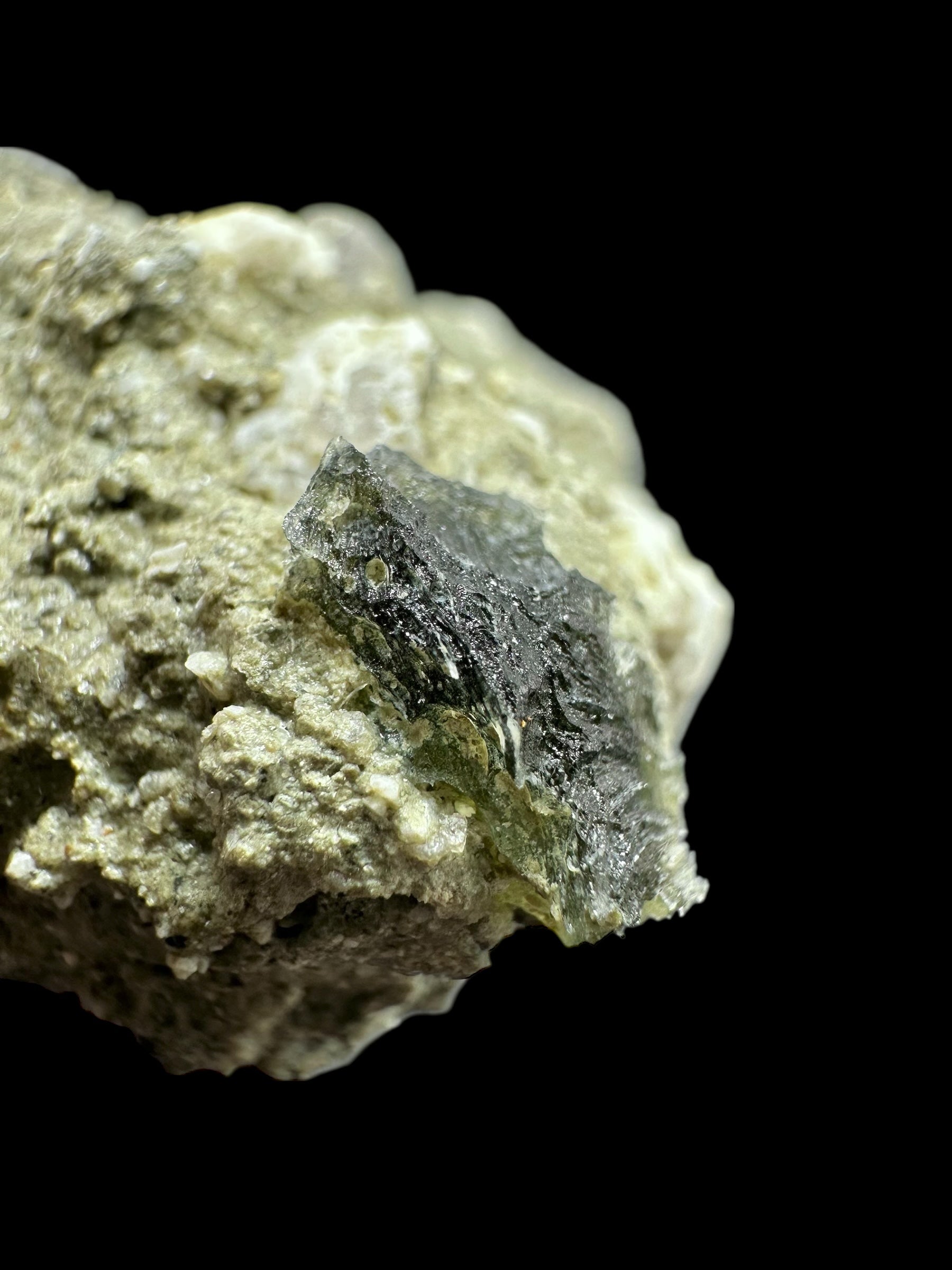 Moldavite in the sediment – Besednice Sever - INS041