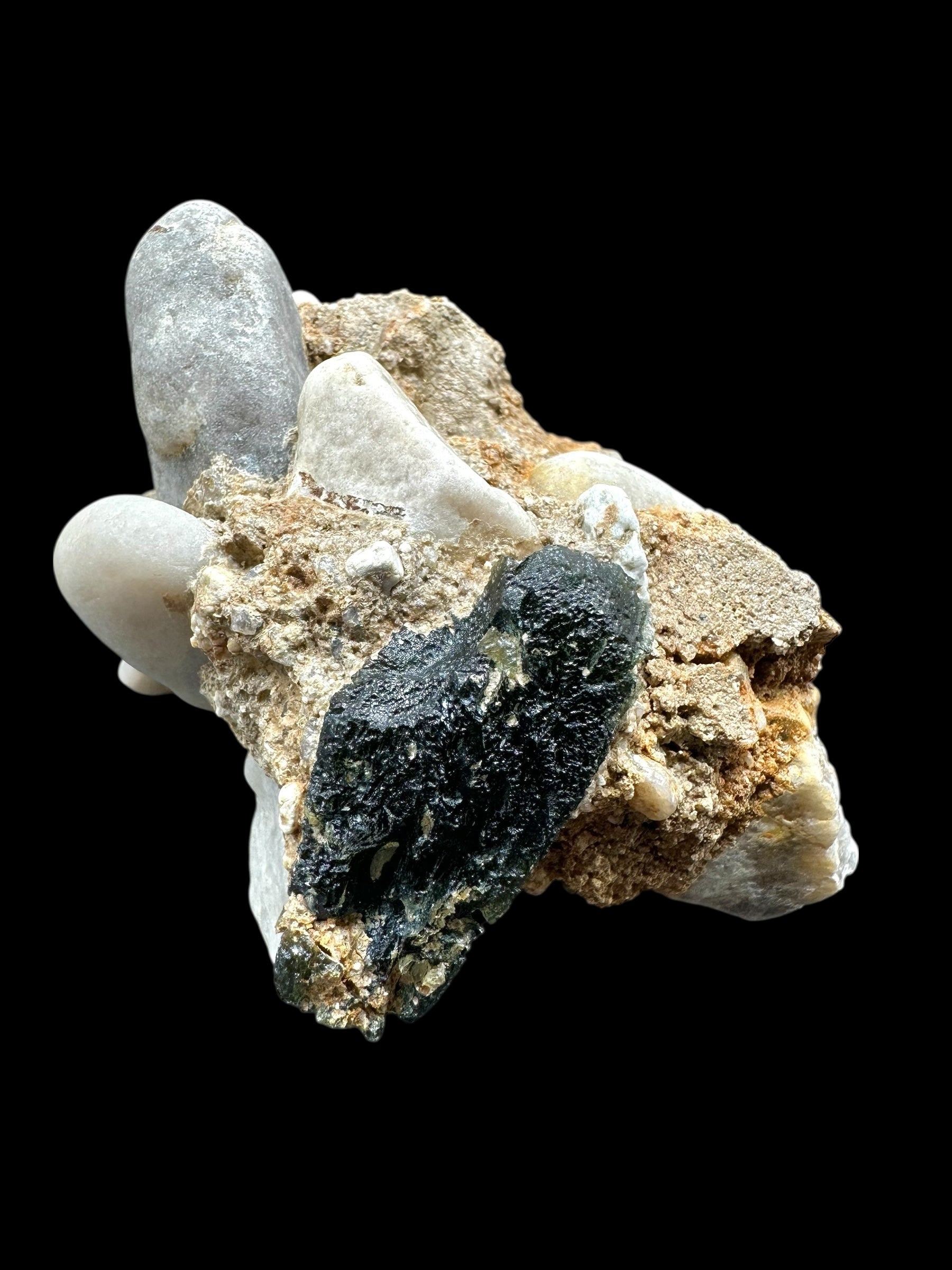 Moldavite in the sediment – Marouskovo pole