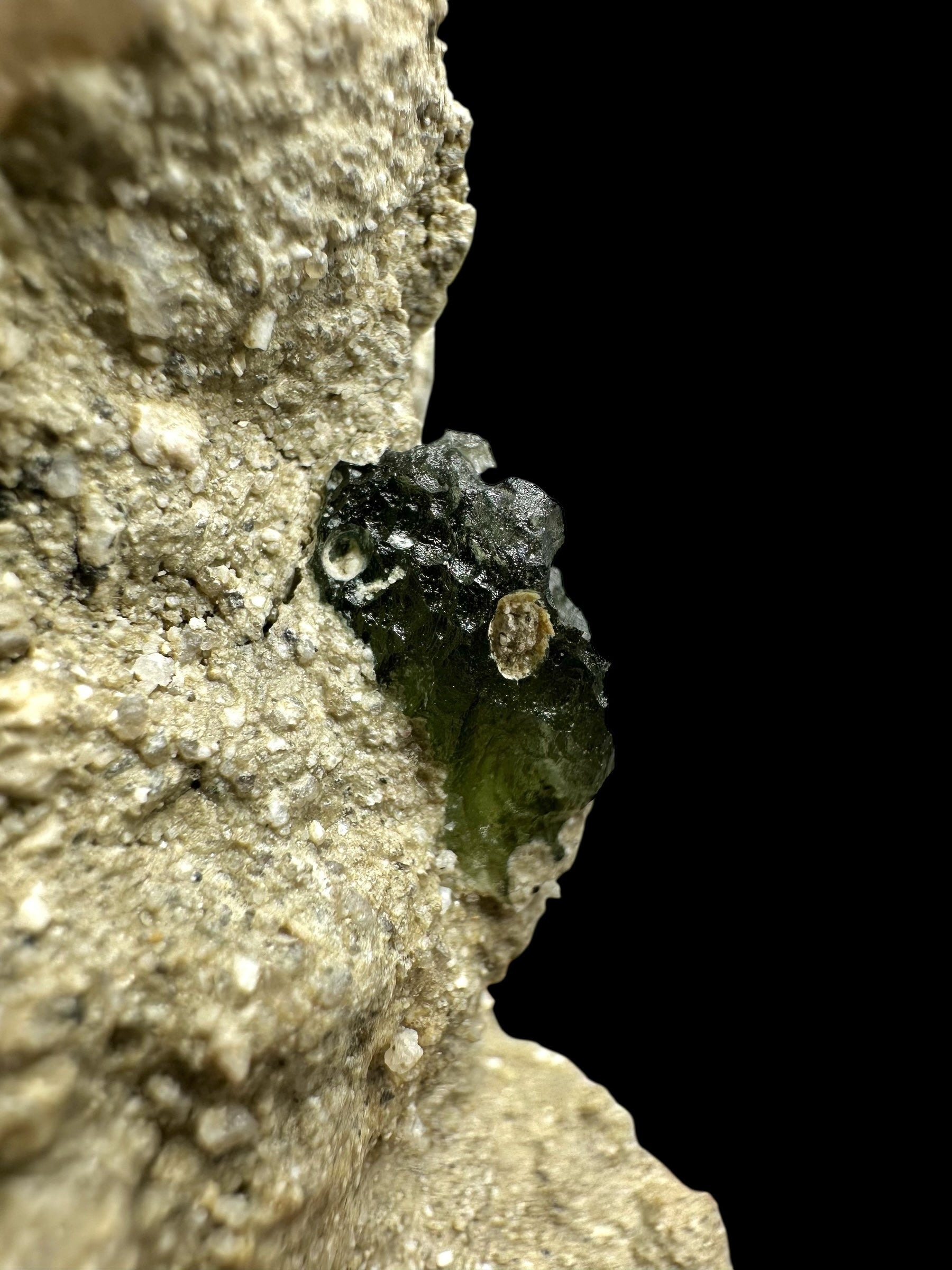 Moldavite in the sediment – Besednice Sever - INS048