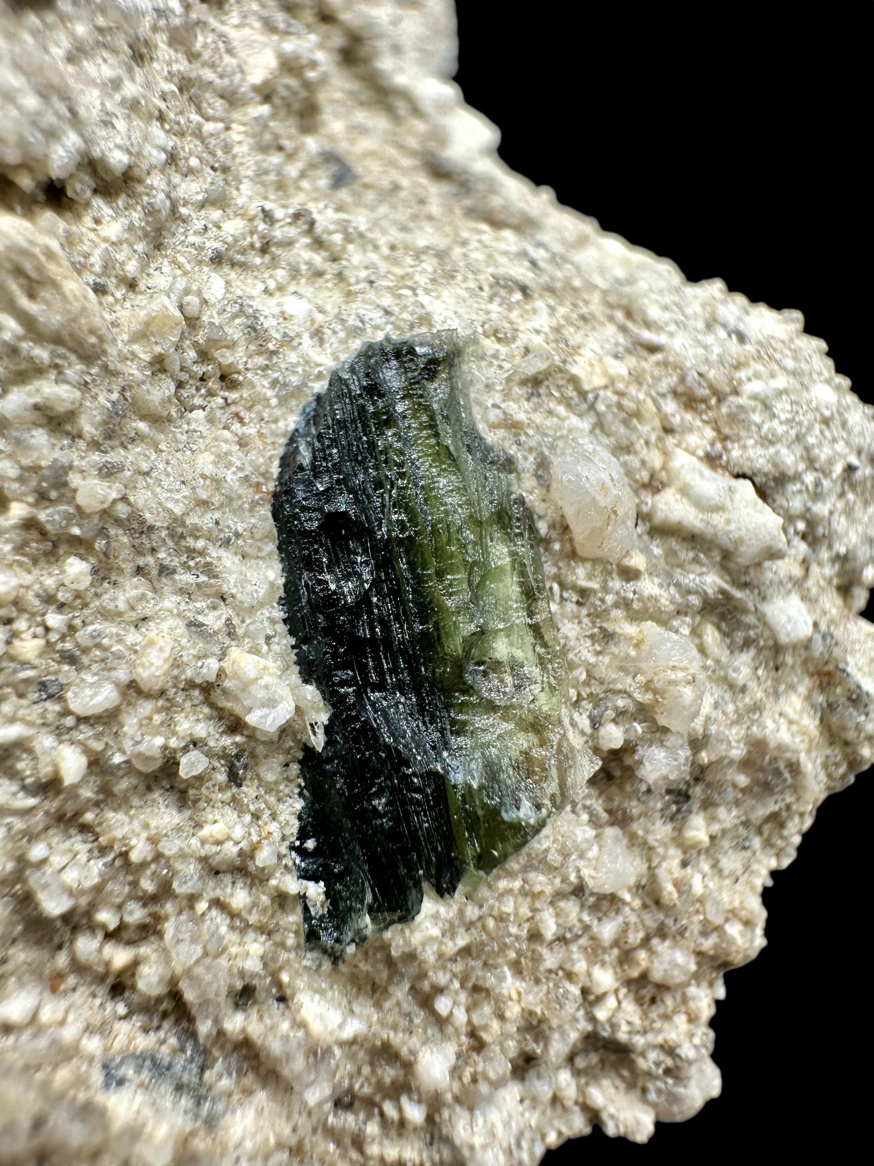 Moldavite in the sediment – Besednice Sever - INS055