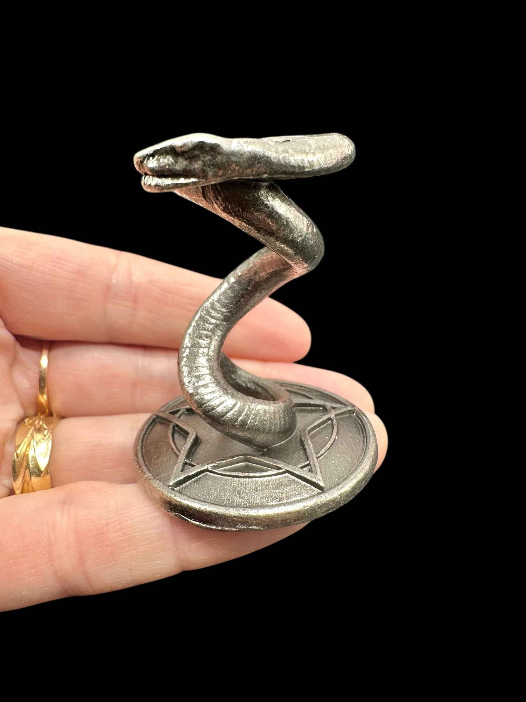 Iron stand – snake - STOJ05