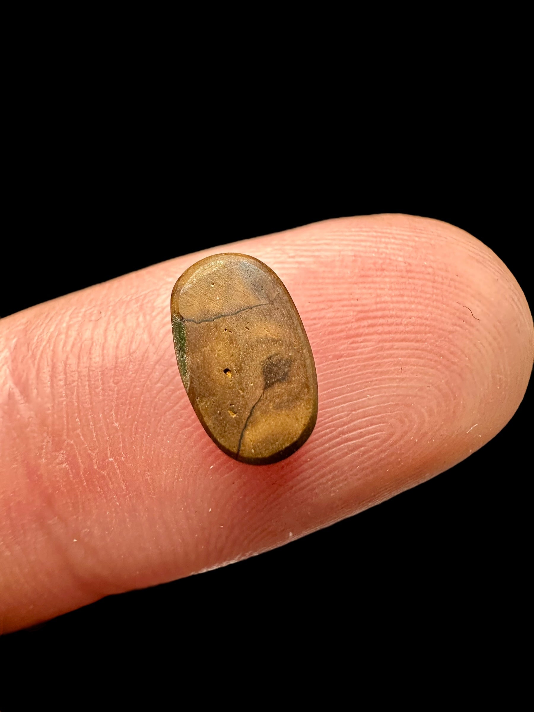 Boulder opal 1,4ct – Cabochon – Queensland, Australia - BO012