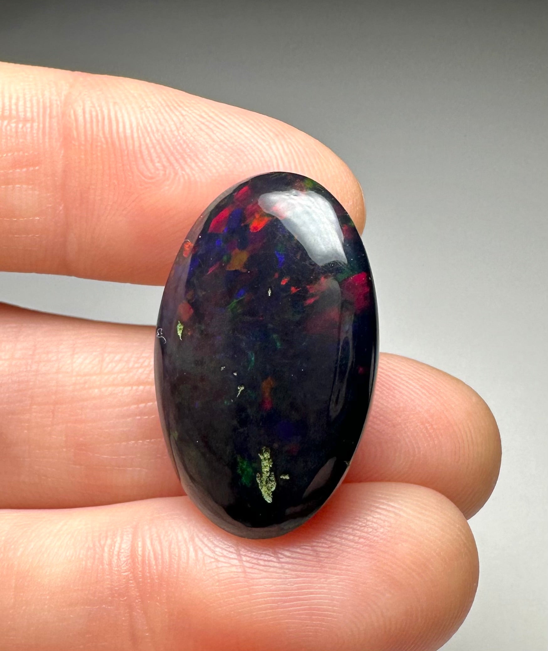 Ethiopian smoky black opal – Cabochon – Welo, Ethiopia - OKC002