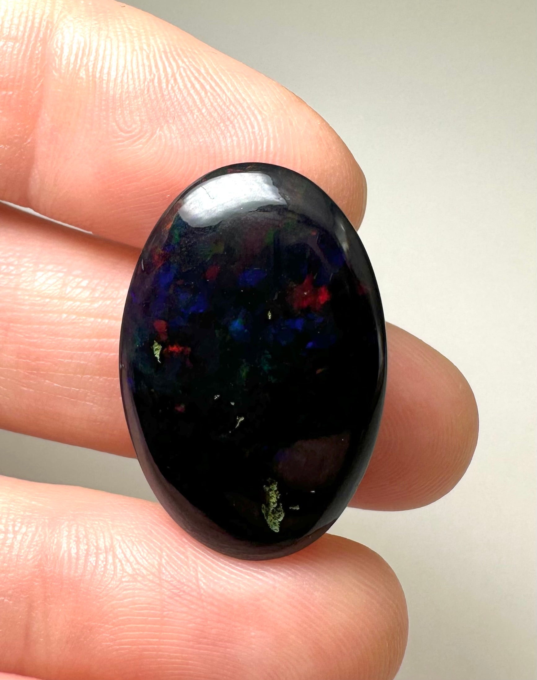 Ethiopian smoky black opal – Cabochon – Welo, Ethiopia - OKC002