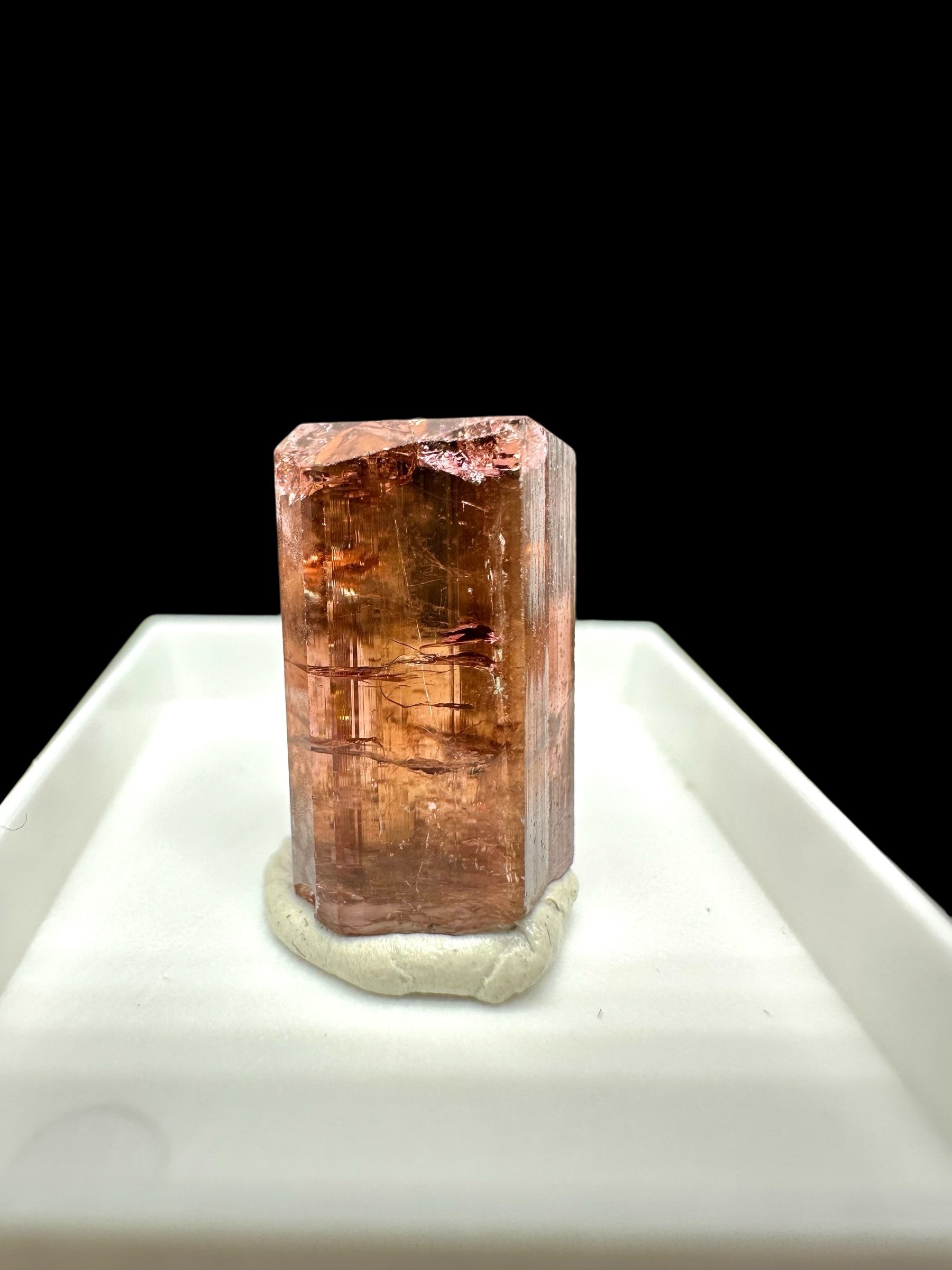 Rubellite / Liddicoatit – Ambolo, Madagascar - RU011