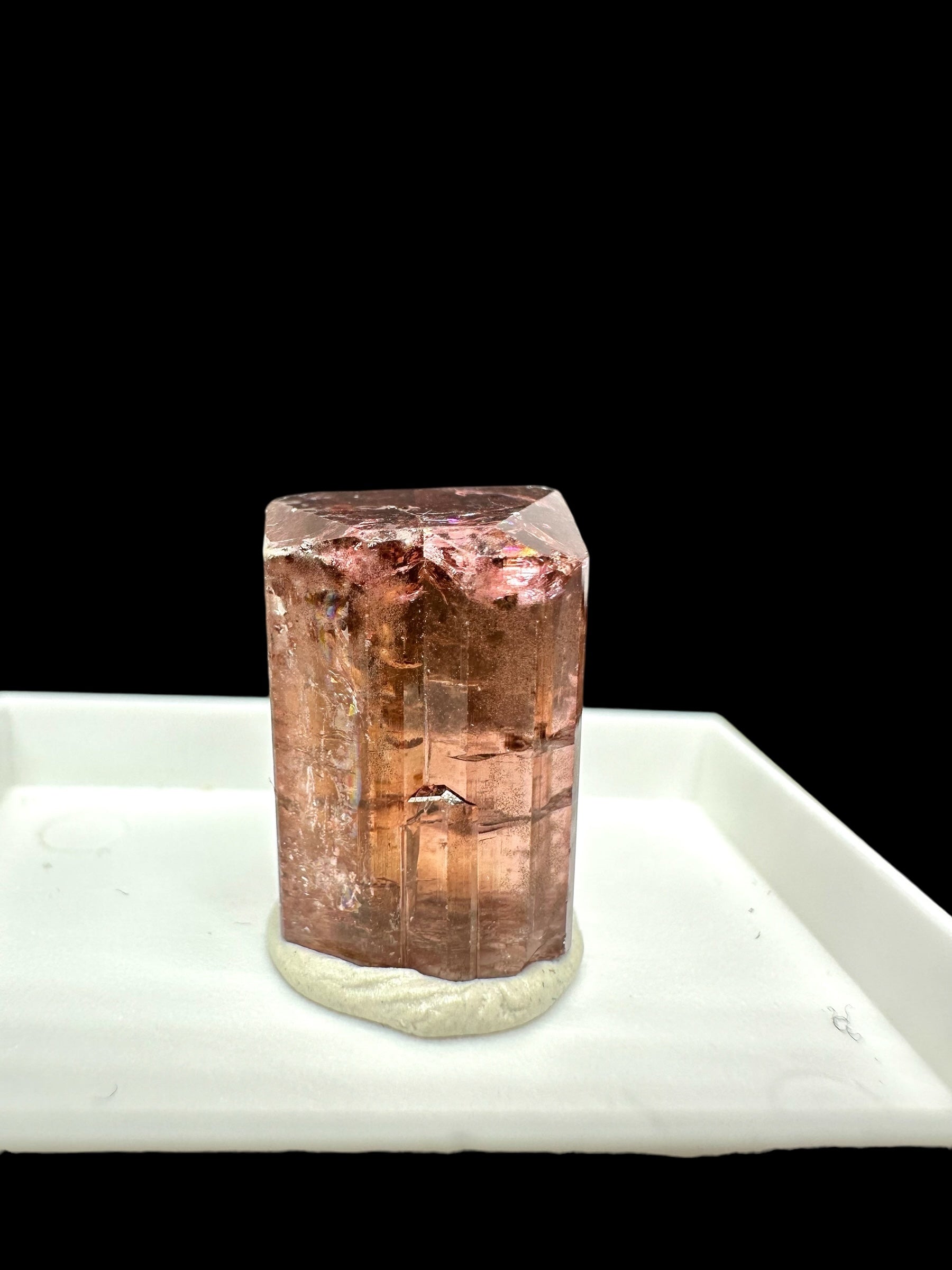 Rubellite / Liddicoatit – Ambolo, Madagascar - RU011