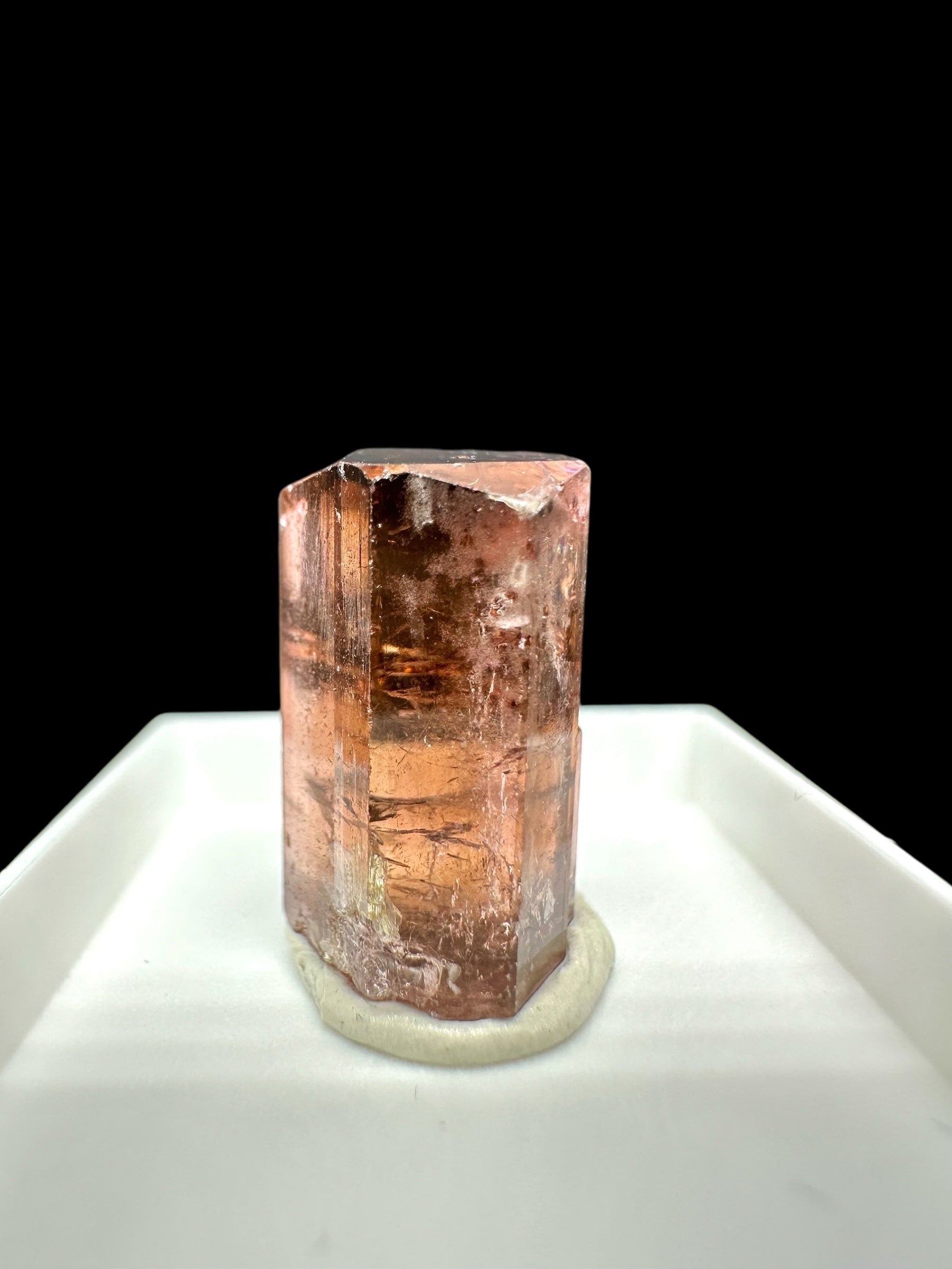 Rubellite / Liddicoatit – Ambolo, Madagascar - RU011