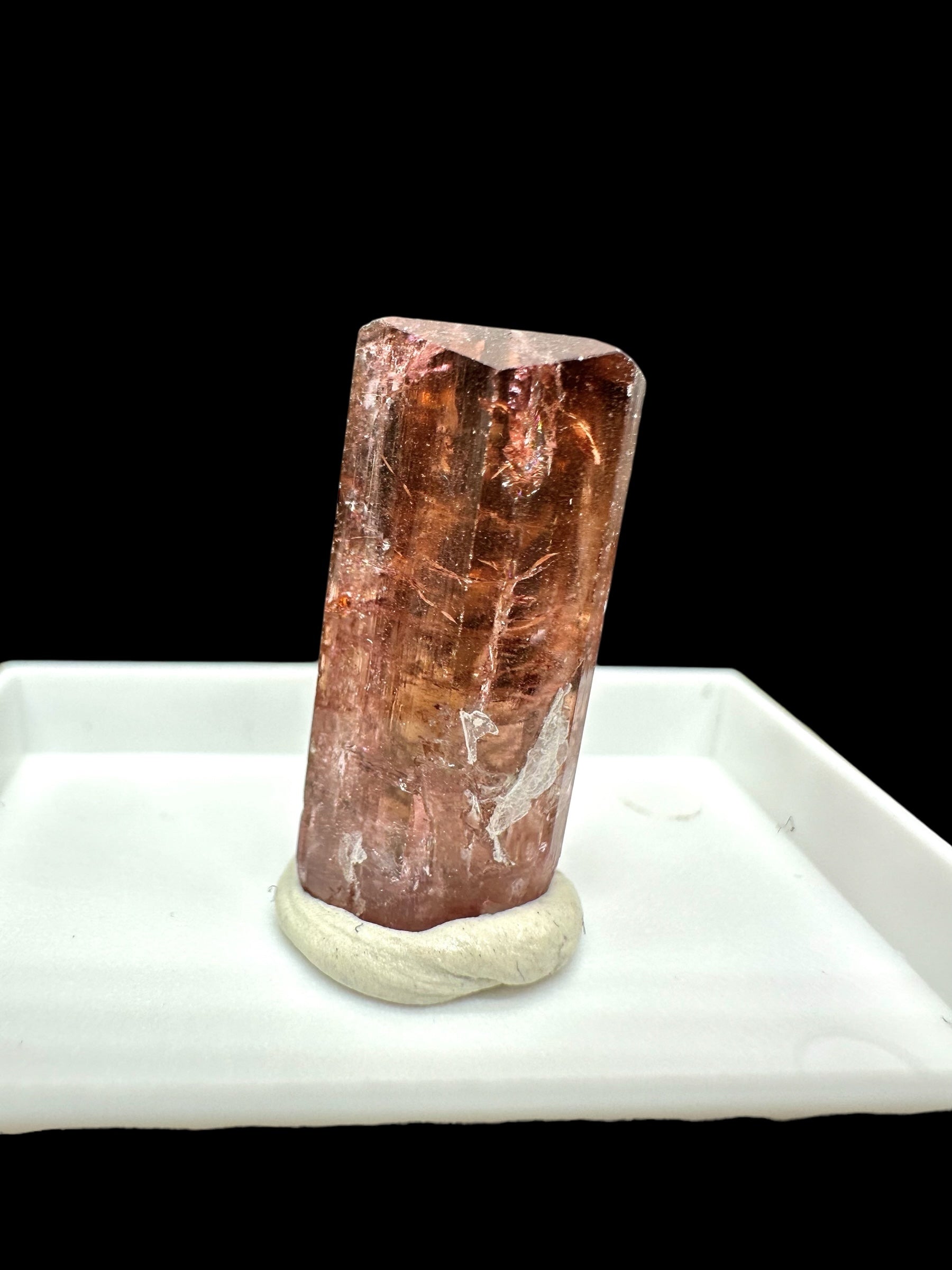 Rubellite / Liddicoatit – Ambolo, Madagascar - RU012
