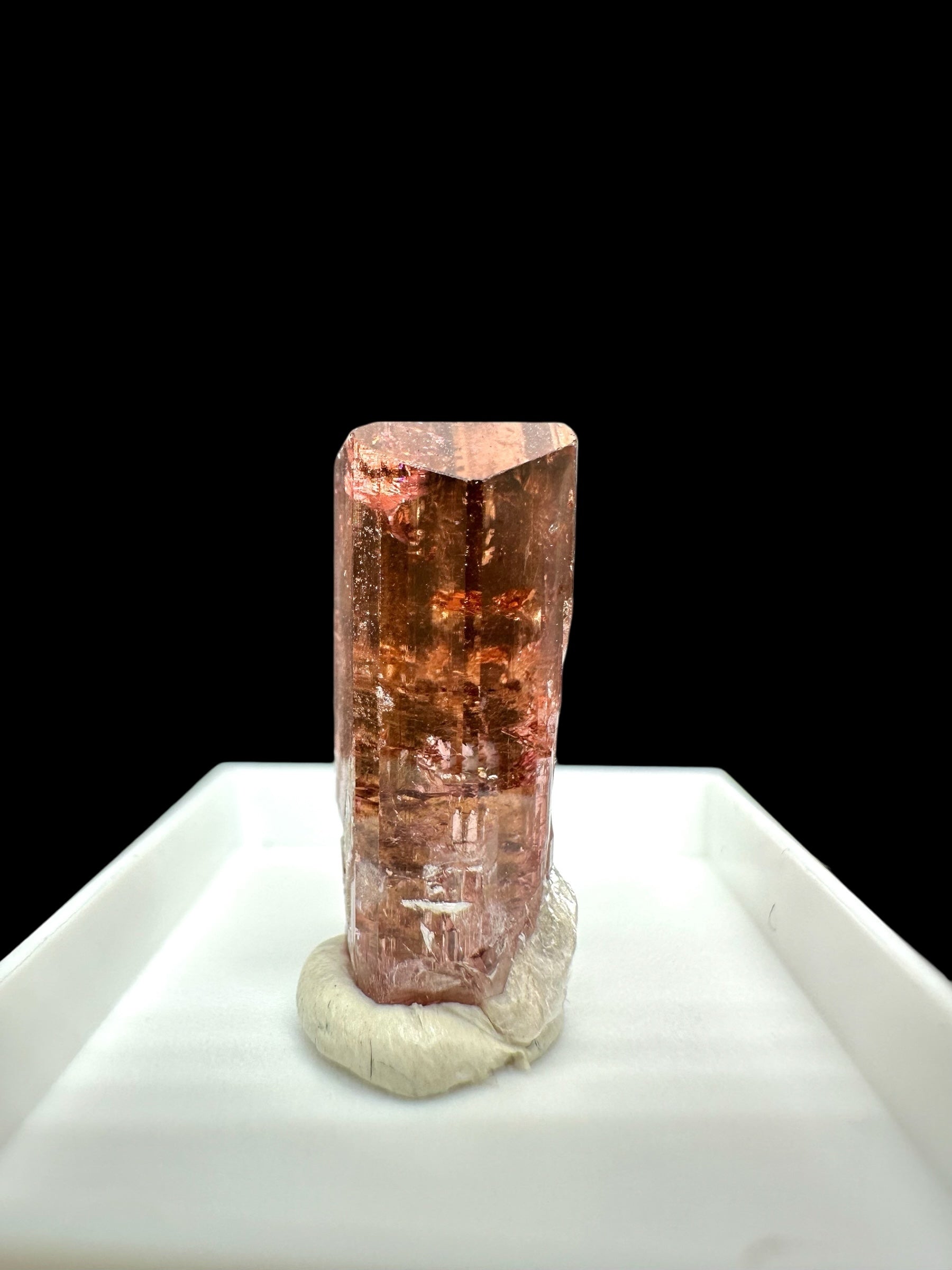 Rubellite / Liddicoatit – Ambolo, Madagascar - RU012