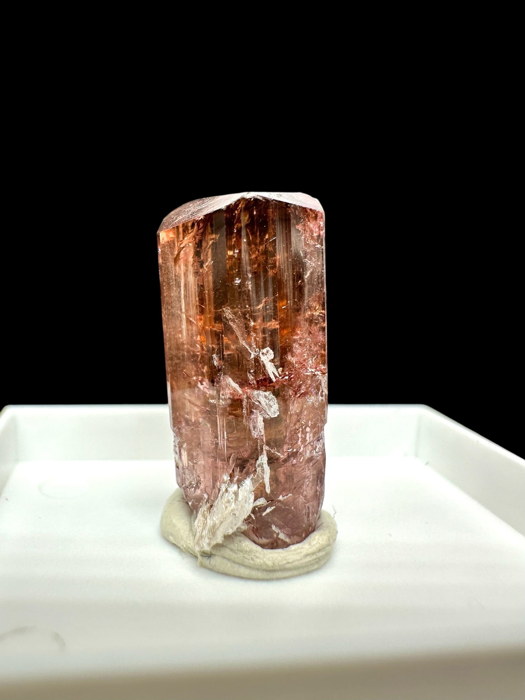 Rubellite / Liddicoatit – Ambolo, Madagascar