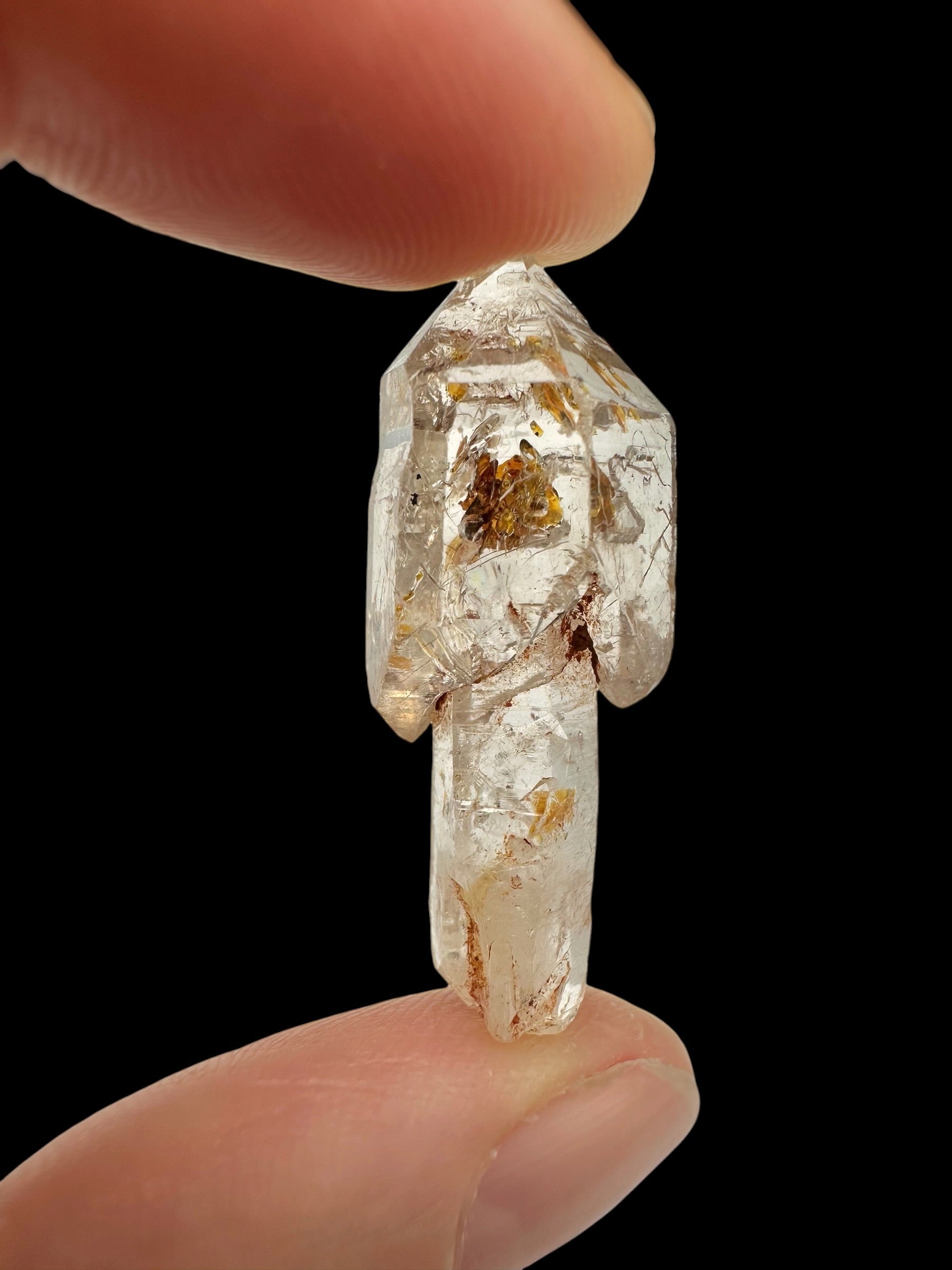 Crystal with petroleum inclusions – Madagascar - KIR08