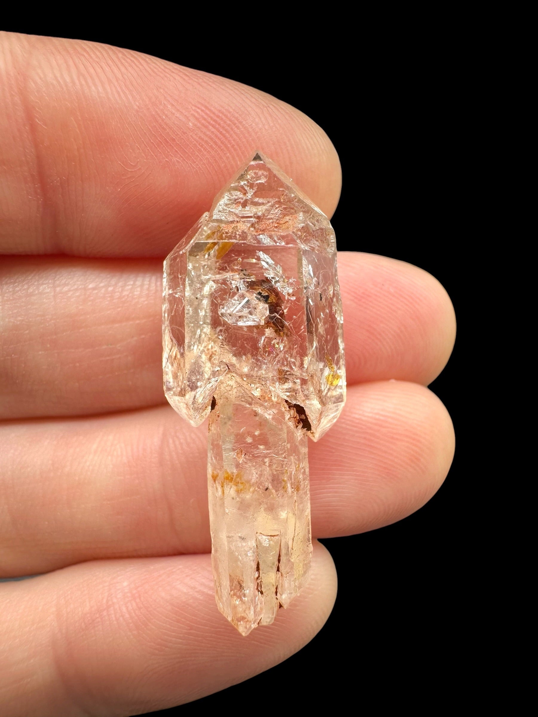 Crystal with petroleum inclusions – Madagascar - KIR08